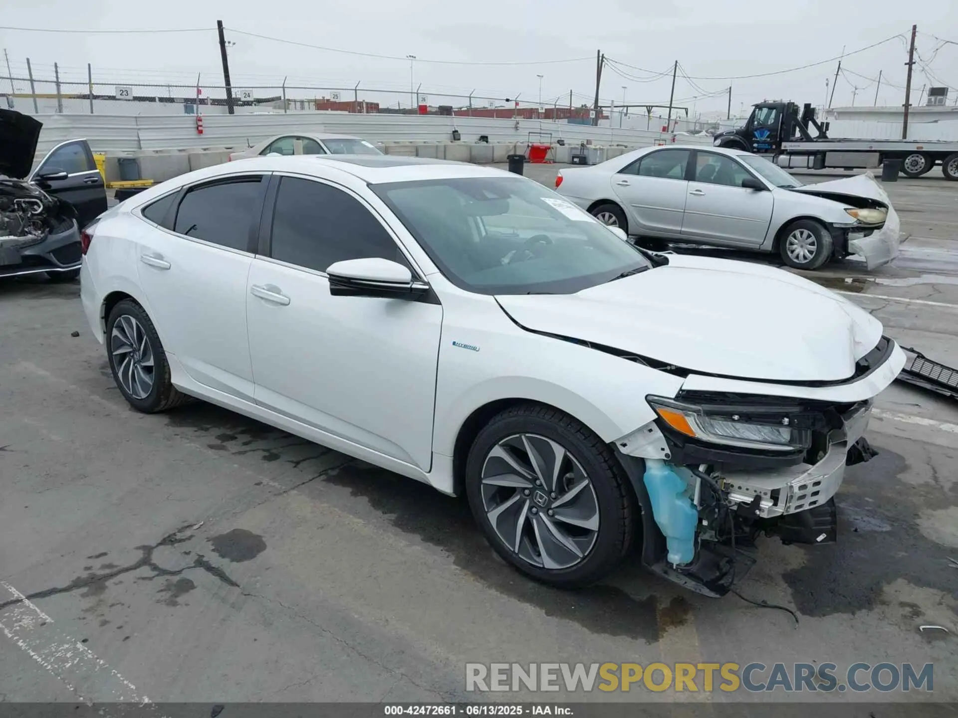 1 Photograph of a damaged car 19XZE4F91LE011025 HONDA INSIGHT 2020