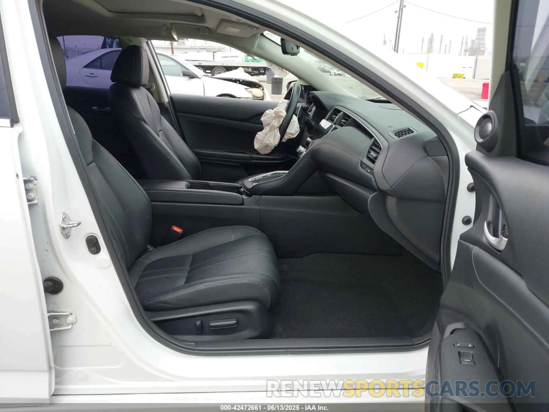 5 Photograph of a damaged car 19XZE4F91LE011025 HONDA INSIGHT 2020