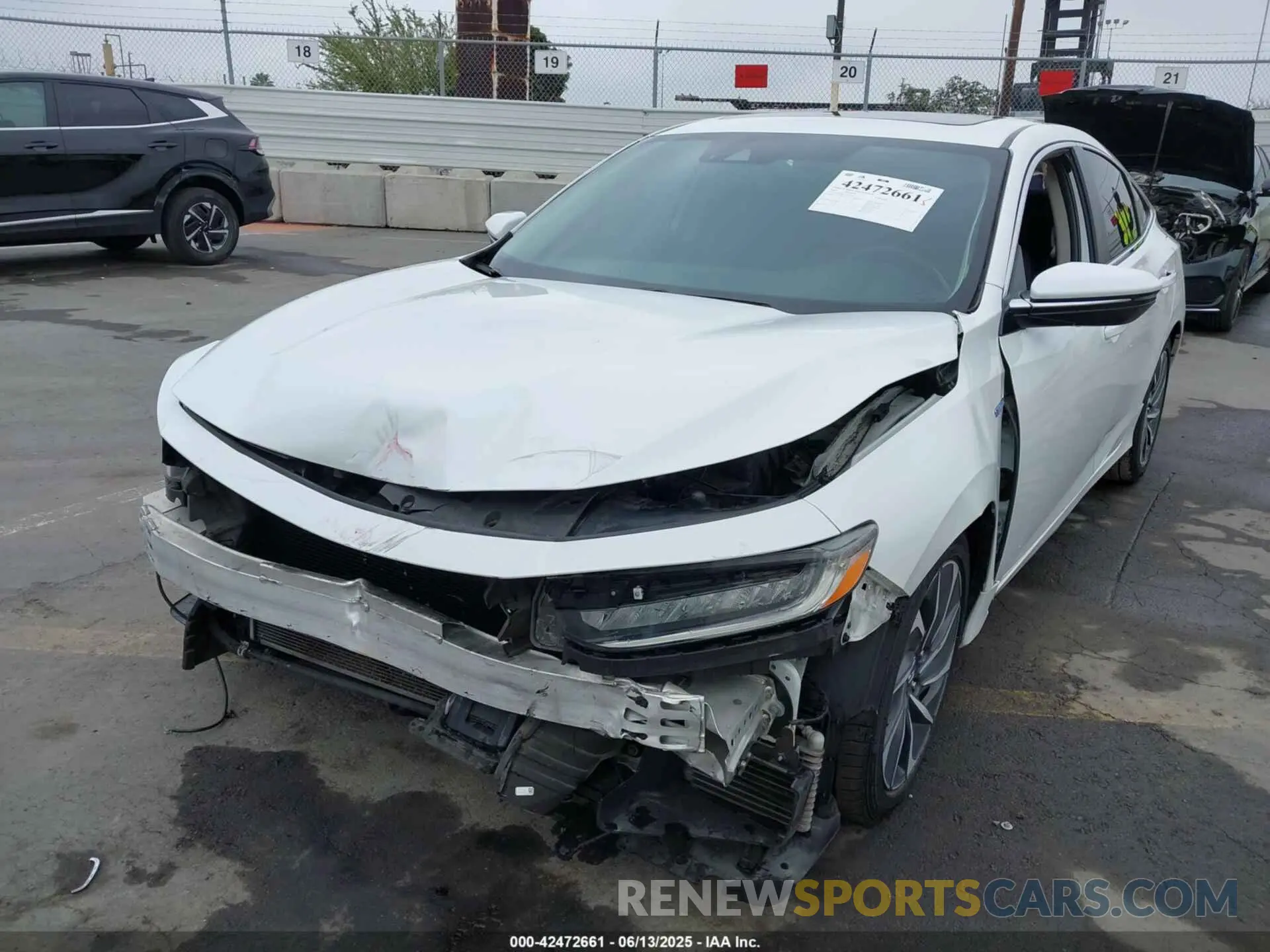 6 Photograph of a damaged car 19XZE4F91LE011025 HONDA INSIGHT 2020