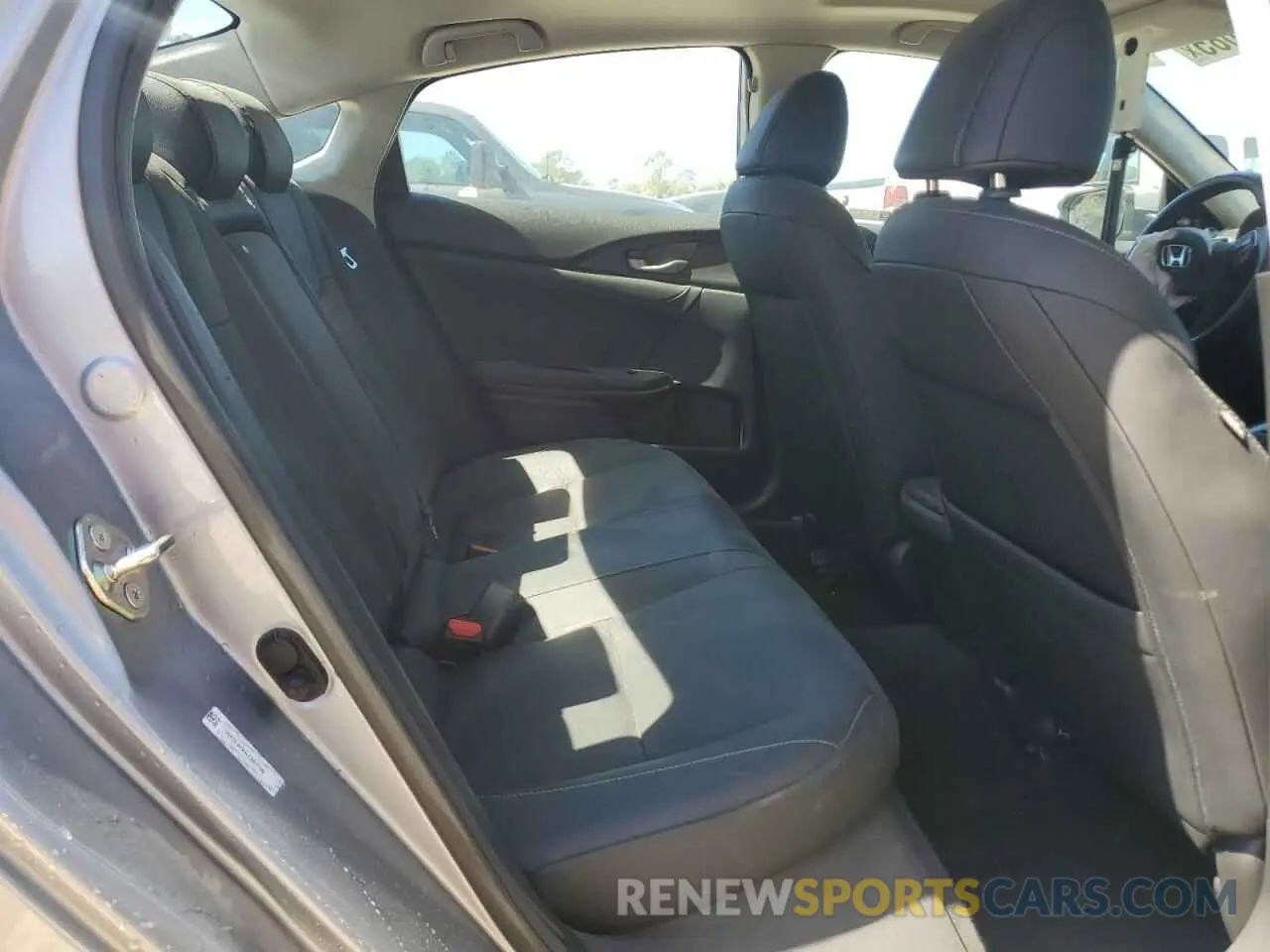 10 Photograph of a damaged car 19XZE4F93LE007106 HONDA INSIGHT 2020