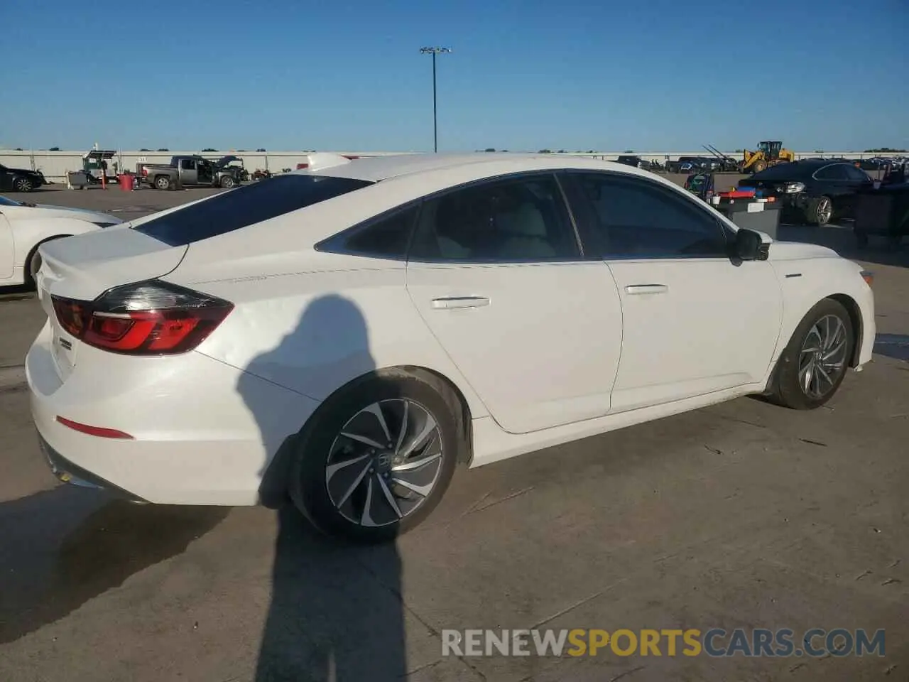 3 Photograph of a damaged car 19XZE4F93LE010264 HONDA INSIGHT 2020