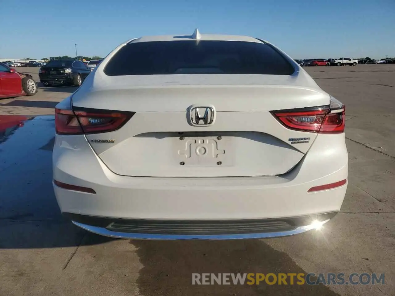 6 Photograph of a damaged car 19XZE4F93LE010264 HONDA INSIGHT 2020