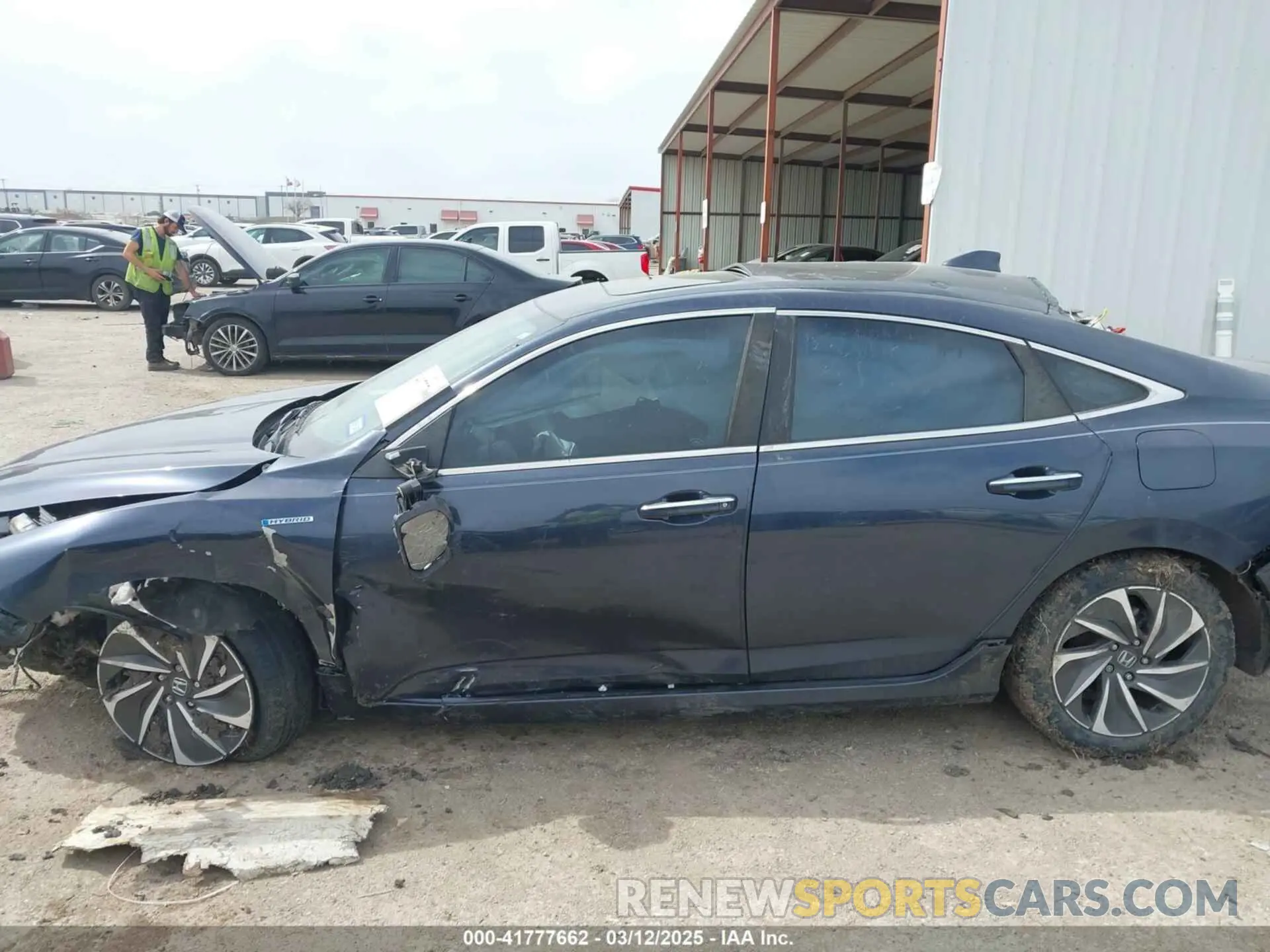 14 Photograph of a damaged car 19XZE4F94LE006918 HONDA INSIGHT 2020