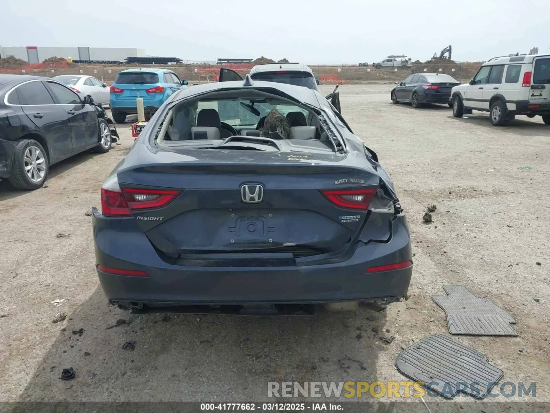 16 Photograph of a damaged car 19XZE4F94LE006918 HONDA INSIGHT 2020