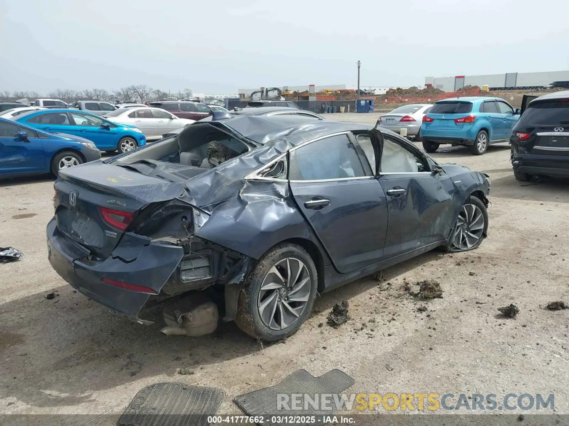 4 Photograph of a damaged car 19XZE4F94LE006918 HONDA INSIGHT 2020
