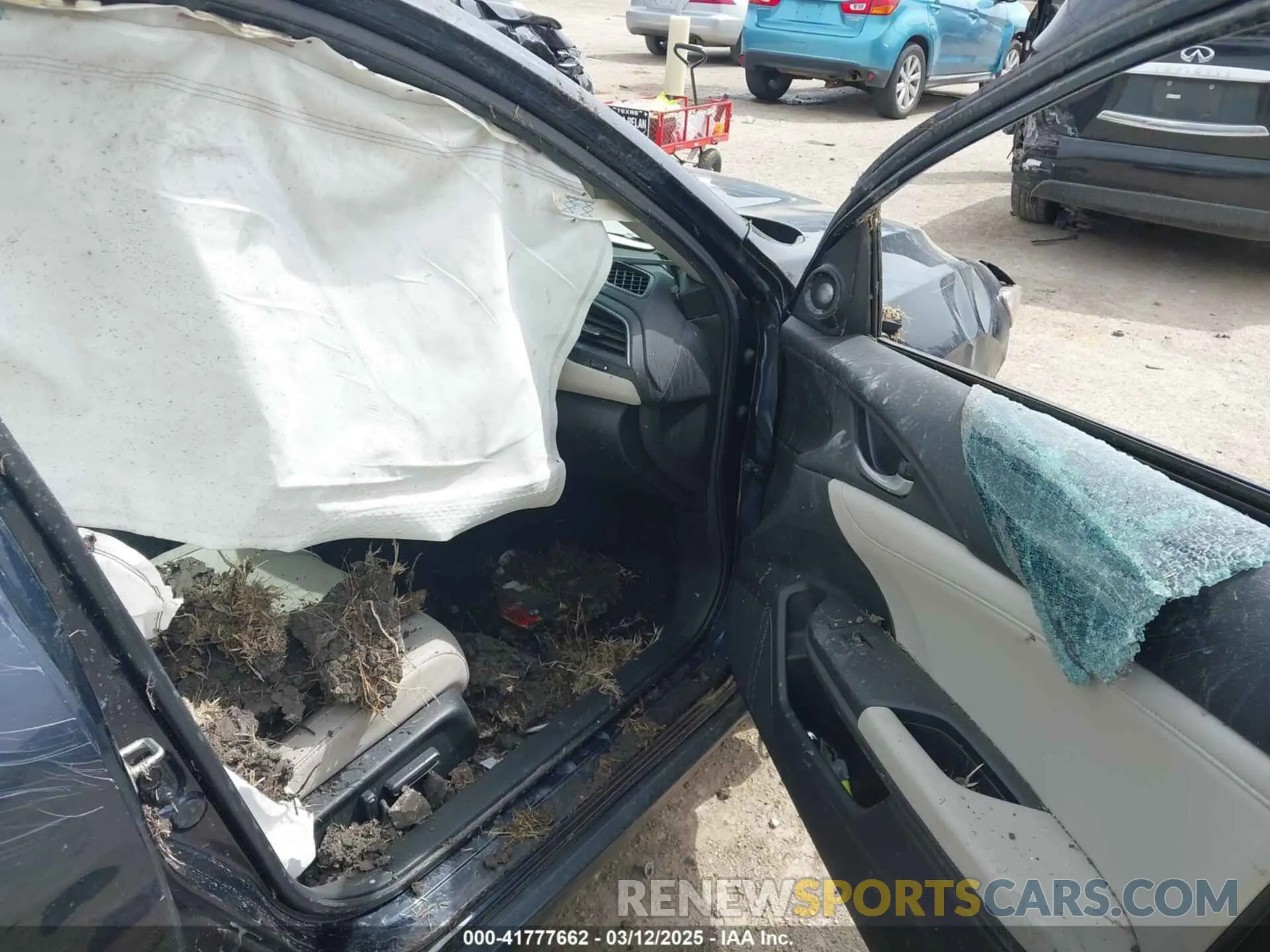 5 Photograph of a damaged car 19XZE4F94LE006918 HONDA INSIGHT 2020