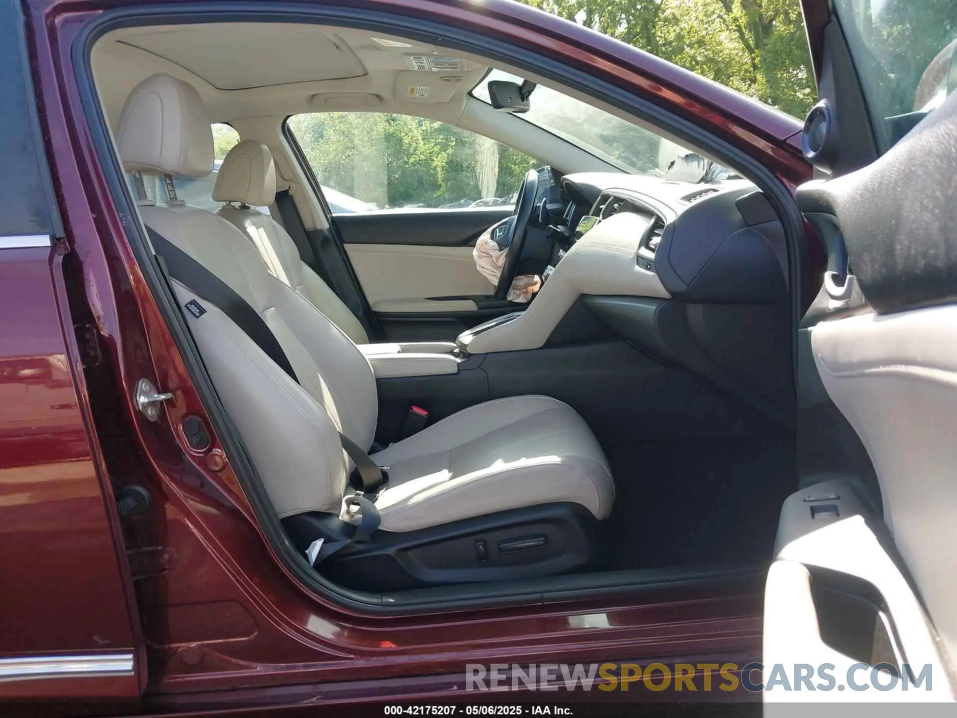 5 Photograph of a damaged car 19XZE4F95LE011531 HONDA INSIGHT 2020