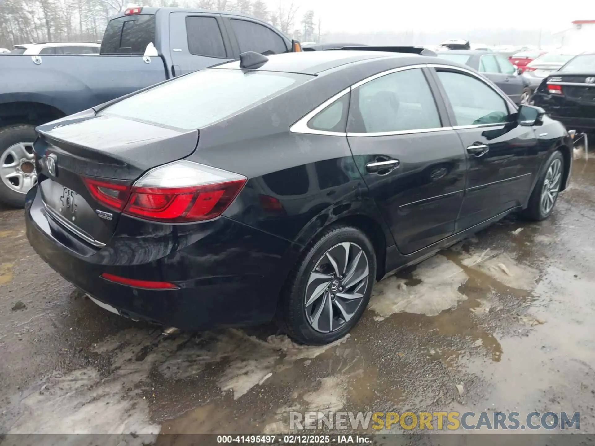4 Photograph of a damaged car 19XZE4F99LE010785 HONDA INSIGHT 2020