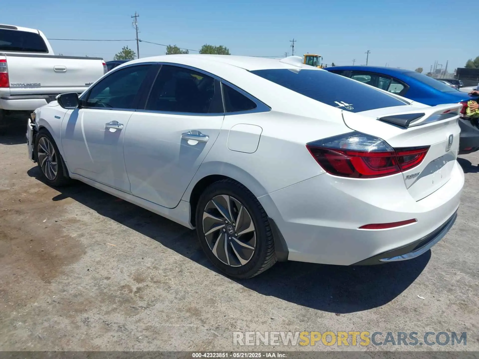 3 Photograph of a damaged car 19XZE4F9XLE003747 HONDA INSIGHT 2020