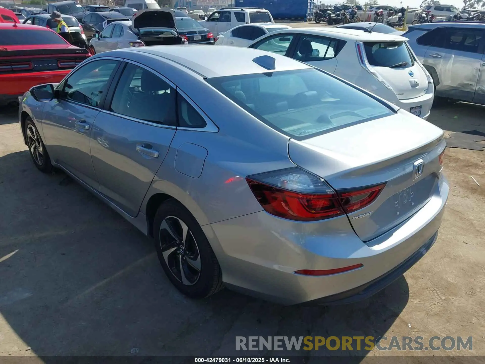 3 Photograph of a damaged car 19XZE4F50ME001374 HONDA INSIGHT 2021
