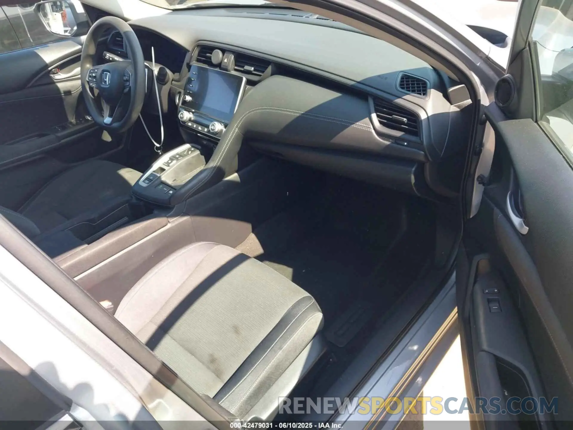 5 Photograph of a damaged car 19XZE4F50ME001374 HONDA INSIGHT 2021
