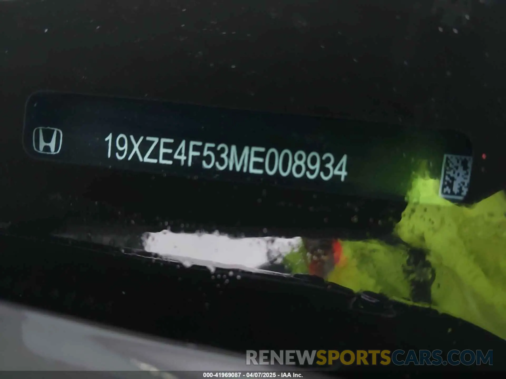 17 Photograph of a damaged car 19XZE4F53ME008934 HONDA INSIGHT 2021