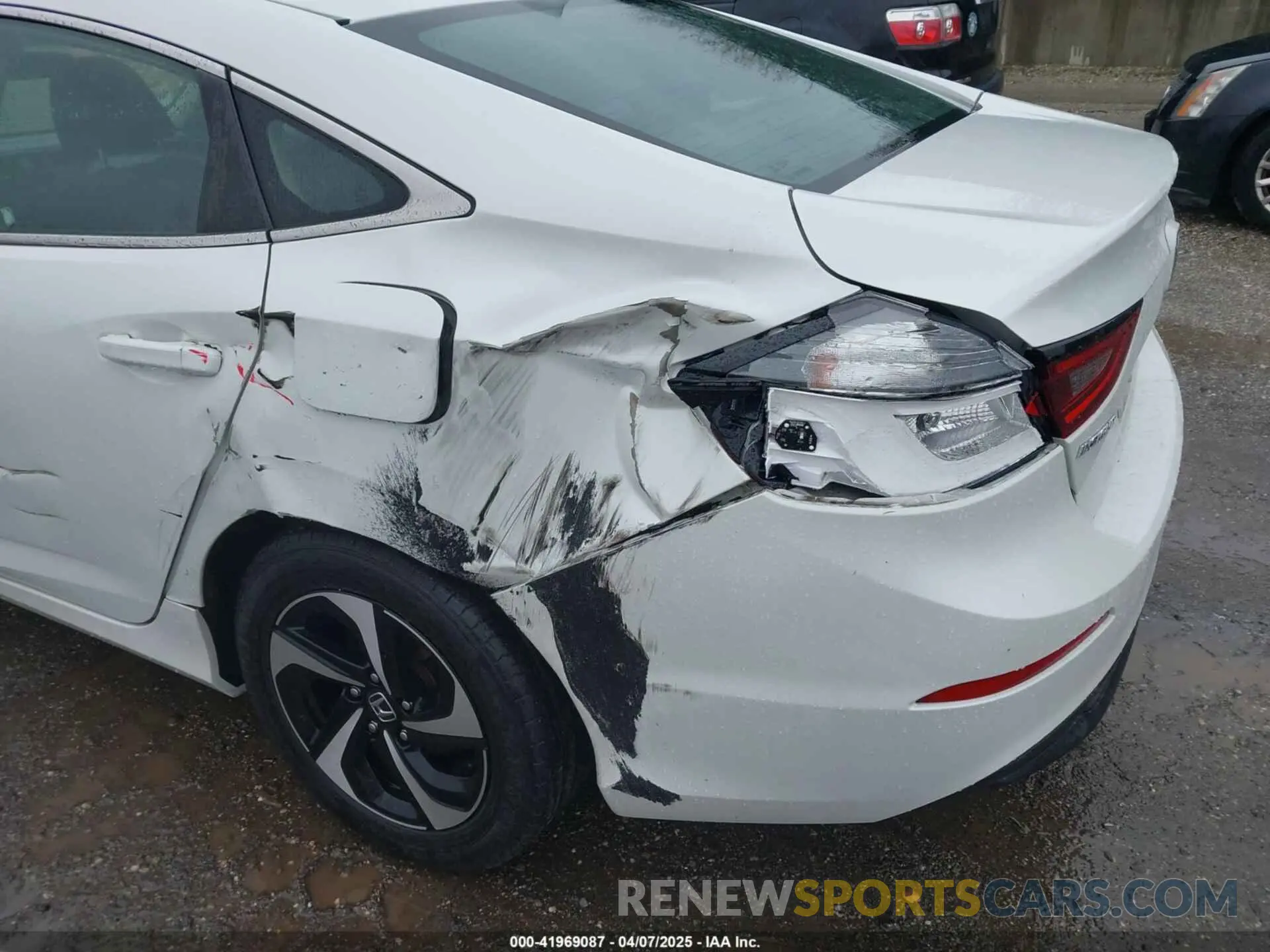 18 Photograph of a damaged car 19XZE4F53ME008934 HONDA INSIGHT 2021