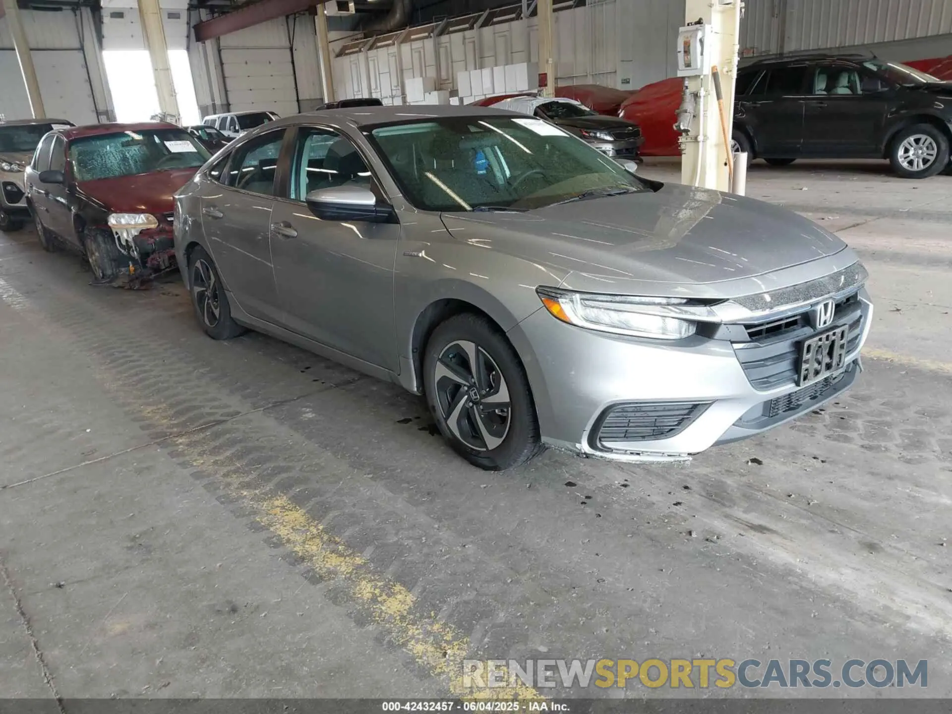 1 Photograph of a damaged car 19XZE4F54ME002043 HONDA INSIGHT 2021