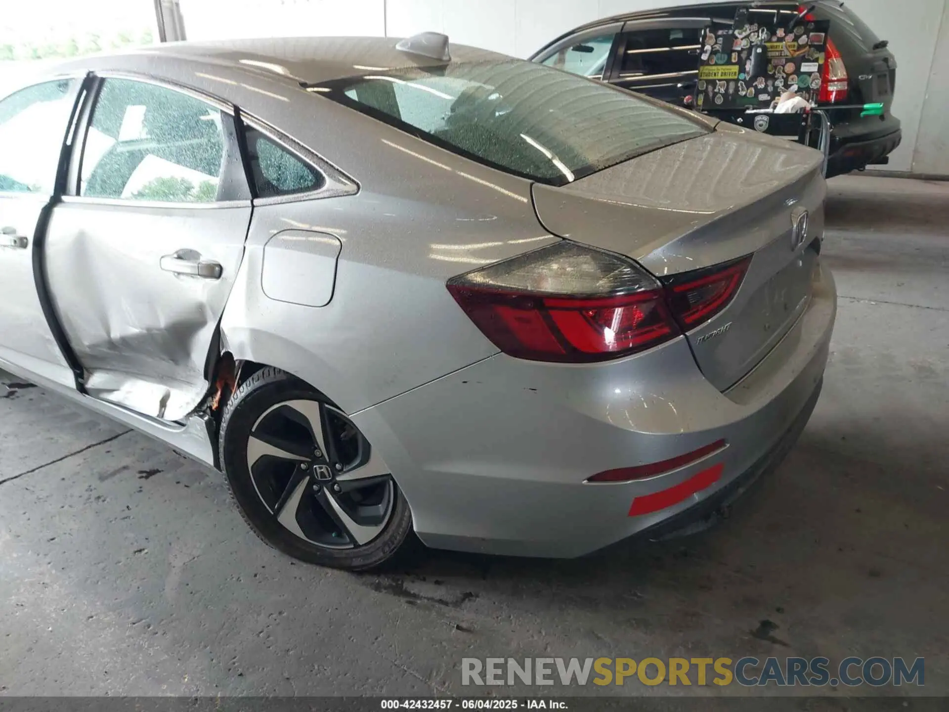 12 Photograph of a damaged car 19XZE4F54ME002043 HONDA INSIGHT 2021