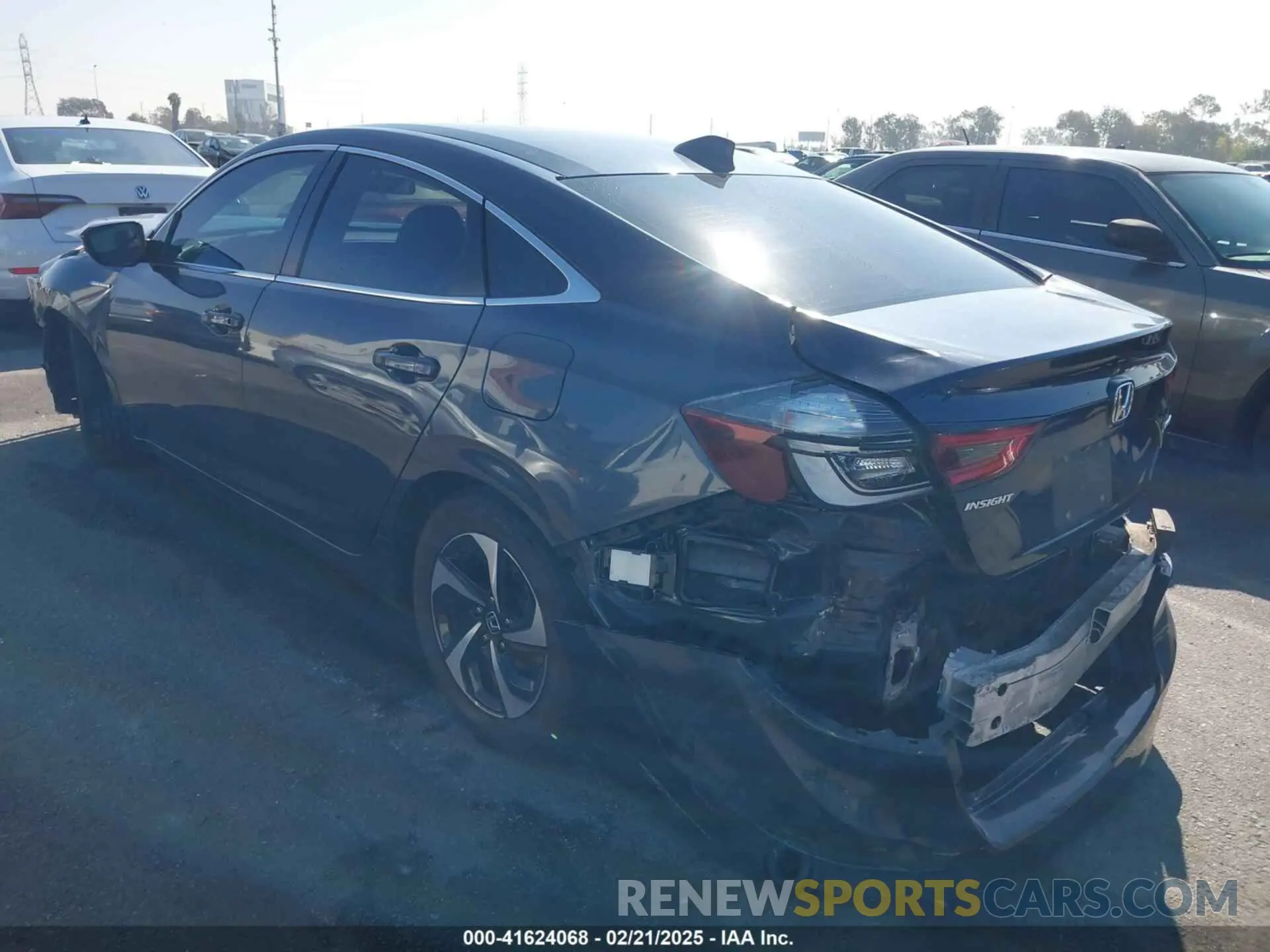 3 Photograph of a damaged car 19XZE4F55ME002262 HONDA INSIGHT 2021