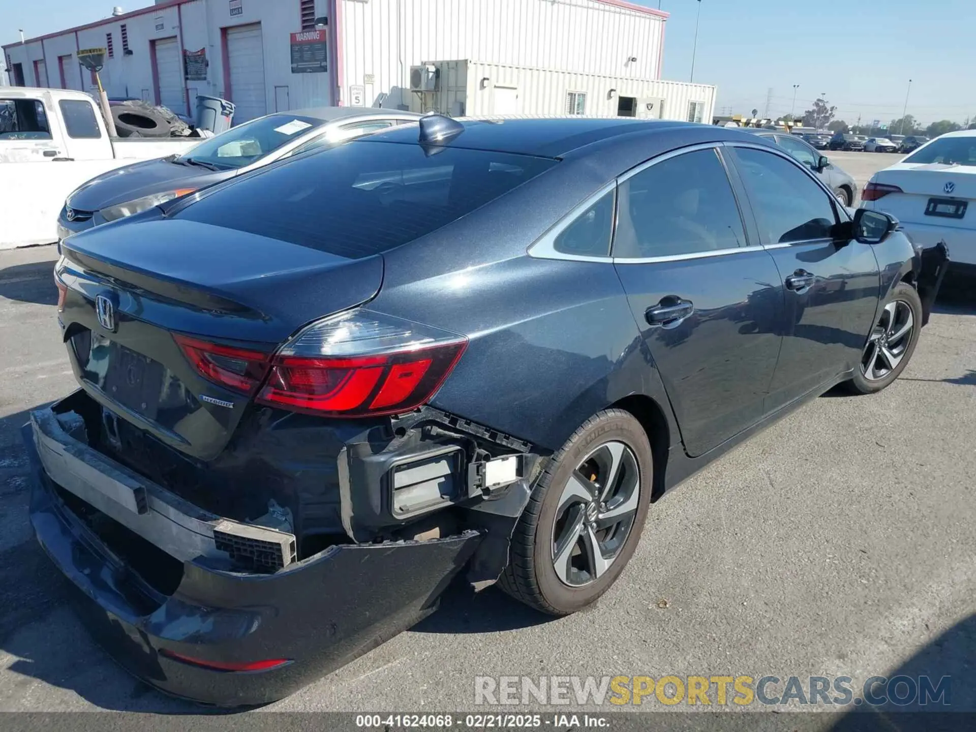 4 Photograph of a damaged car 19XZE4F55ME002262 HONDA INSIGHT 2021
