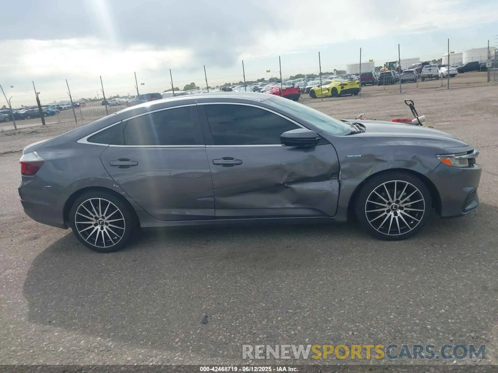 14 Photograph of a damaged car 19XZE4F55ME011124 HONDA INSIGHT 2021