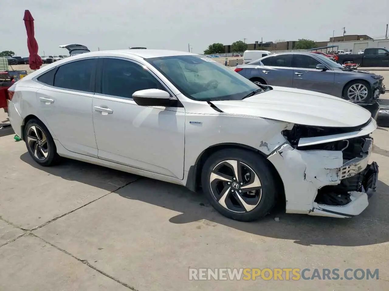 4 Photograph of a damaged car 19XZE4F58ME003924 HONDA INSIGHT 2021