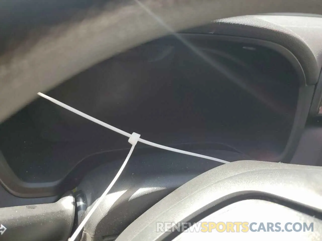 9 Photograph of a damaged car 19XZE4F58ME010789 HONDA INSIGHT 2021