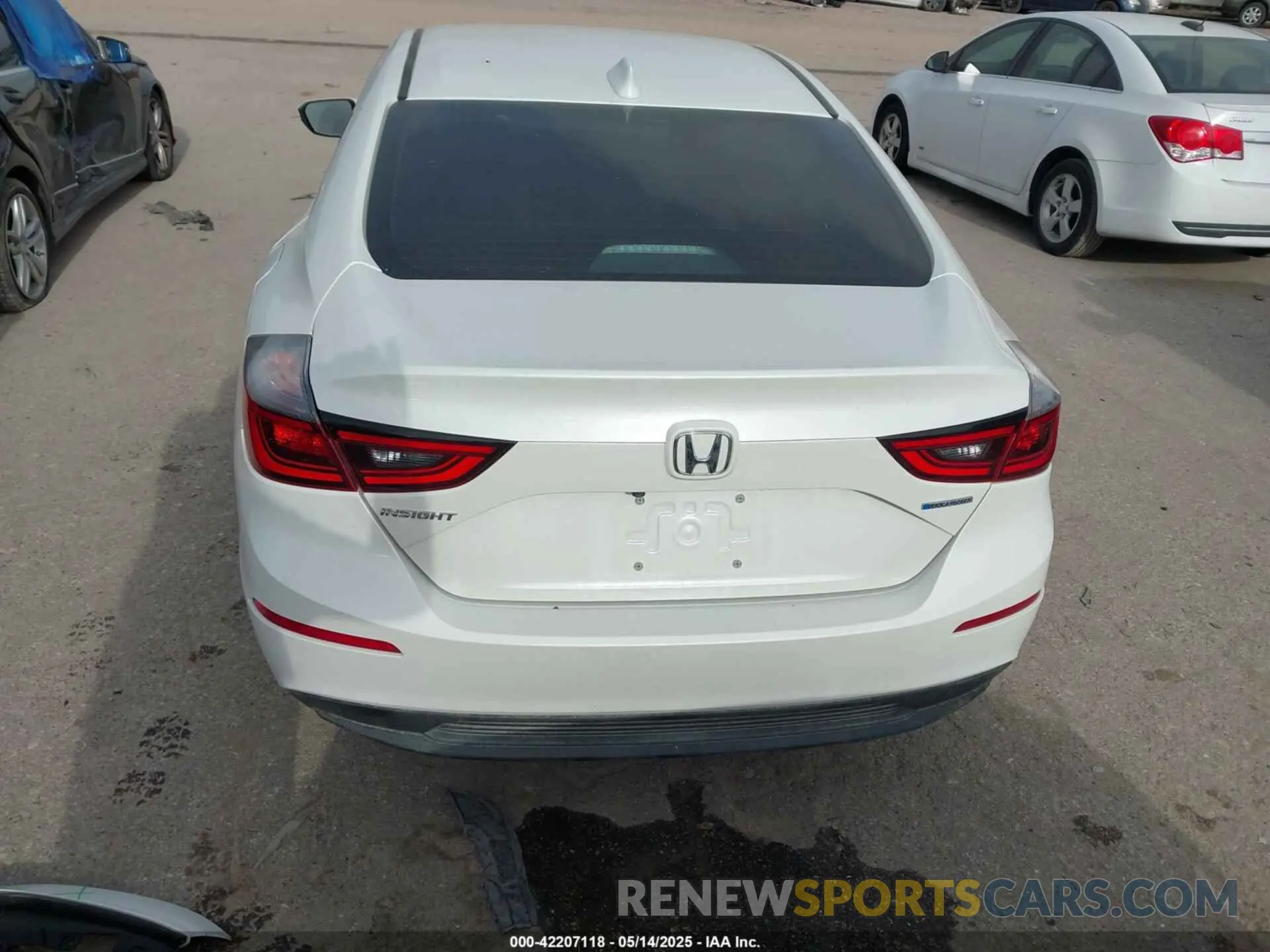 17 Photograph of a damaged car 19XZE4F5XME001415 HONDA INSIGHT 2021