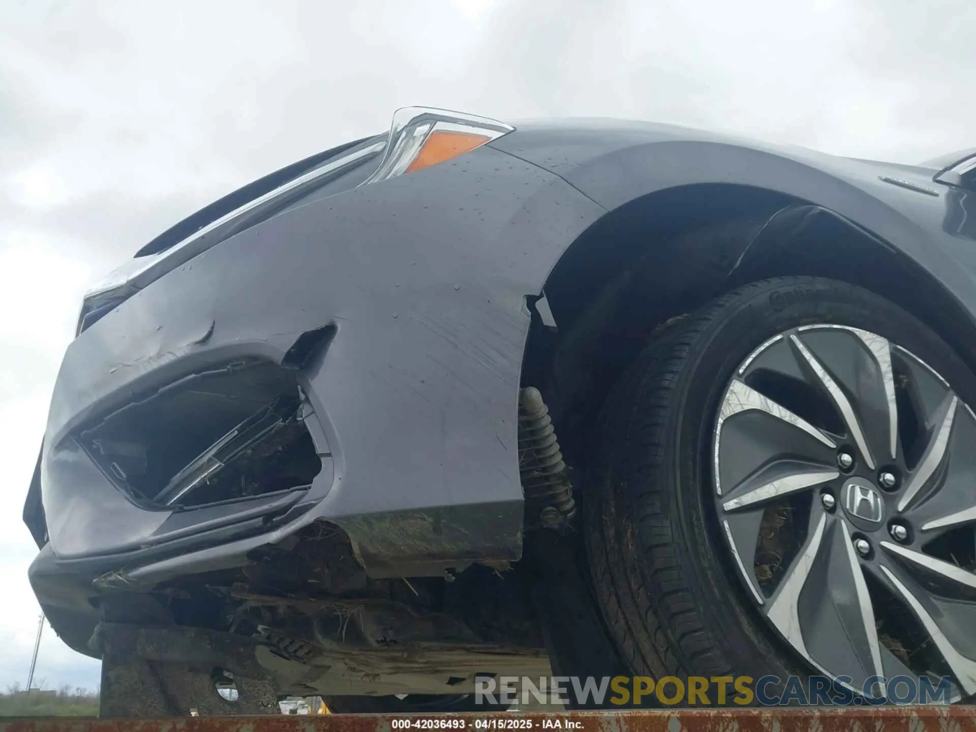17 Photograph of a damaged car 19XZE4F91ME005517 HONDA INSIGHT 2021