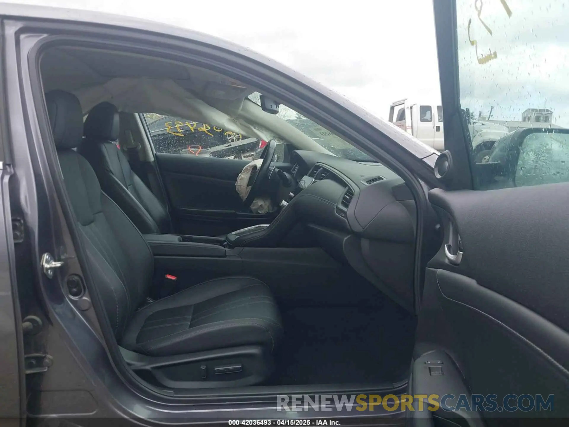 5 Photograph of a damaged car 19XZE4F91ME005517 HONDA INSIGHT 2021