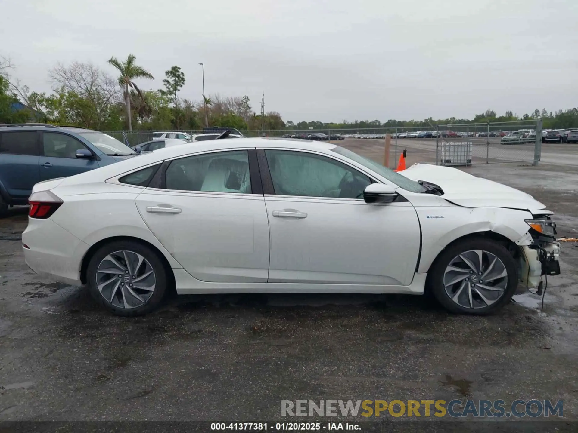 13 Photograph of a damaged car 19XZE4F94ME003177 HONDA INSIGHT 2021