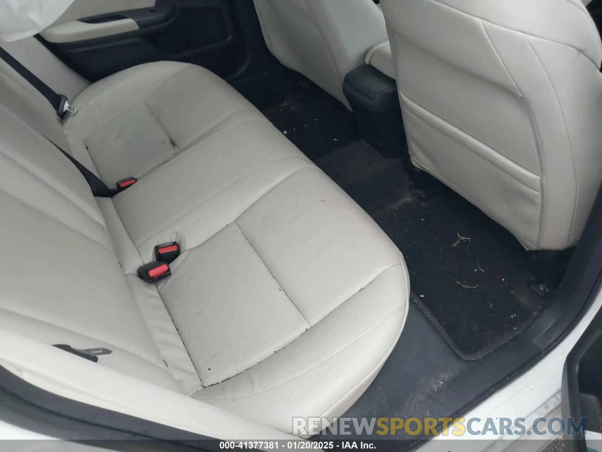 8 Photograph of a damaged car 19XZE4F94ME003177 HONDA INSIGHT 2021
