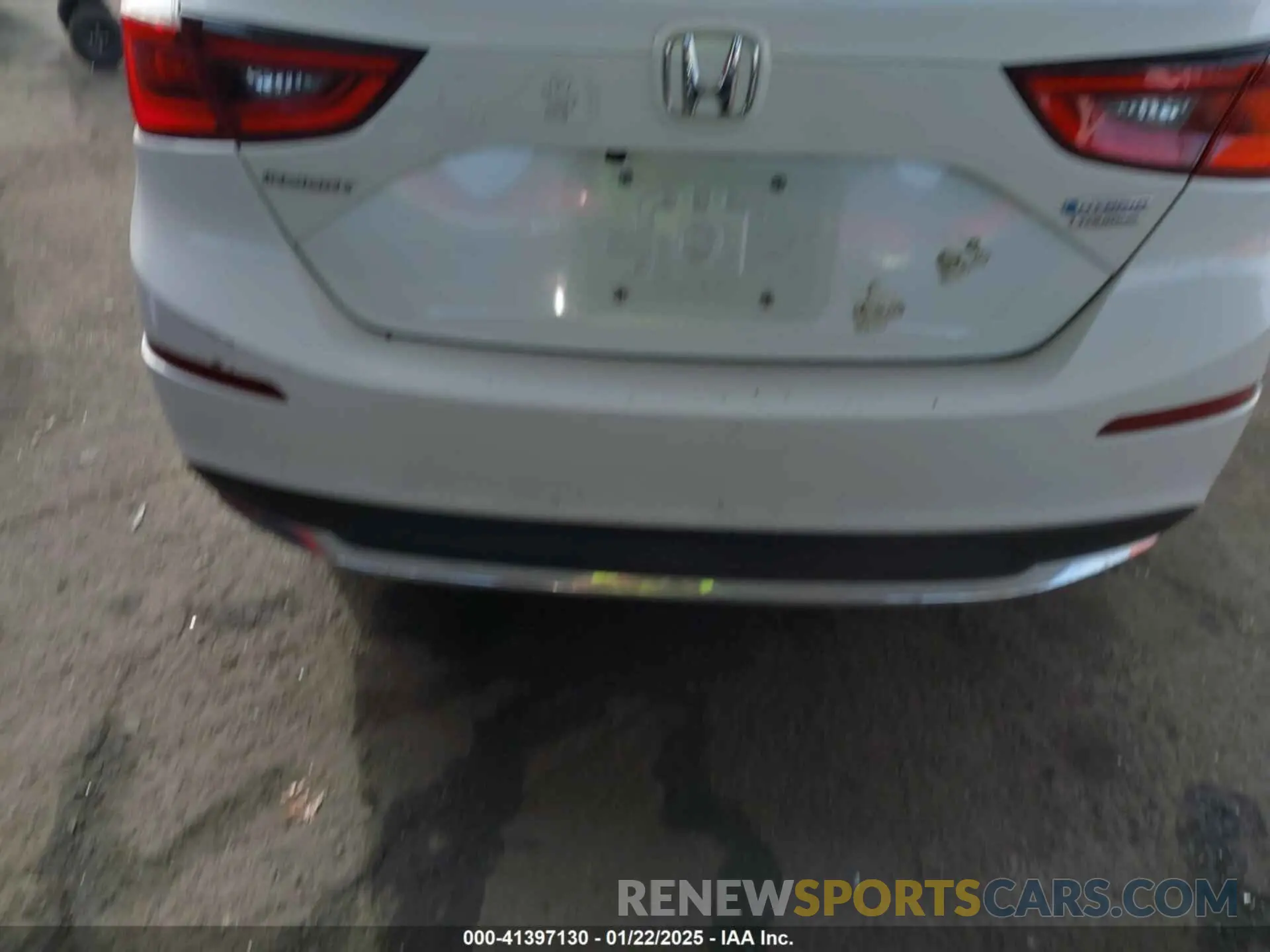 16 Photograph of a damaged car 19XZE4F97ME002699 HONDA INSIGHT 2021