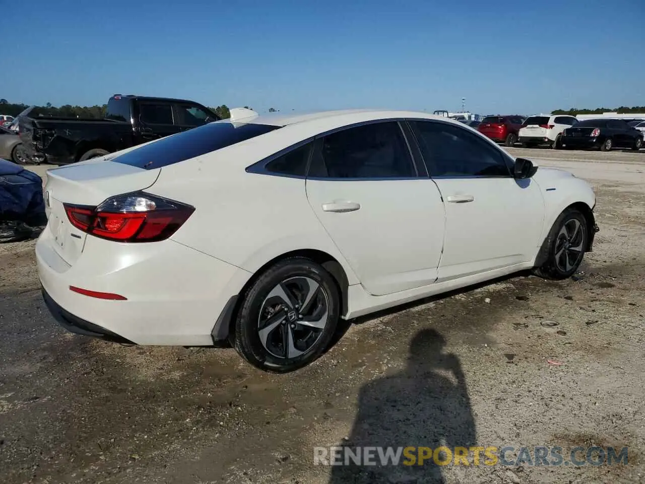 3 Photograph of a damaged car 19XZE4F50NE003532 HONDA INSIGHT 2022