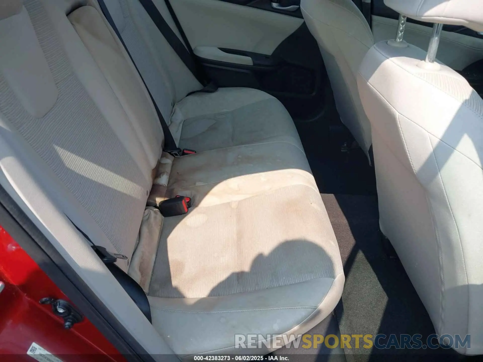8 Photograph of a damaged car 19XZE4F50NE003918 HONDA INSIGHT 2022