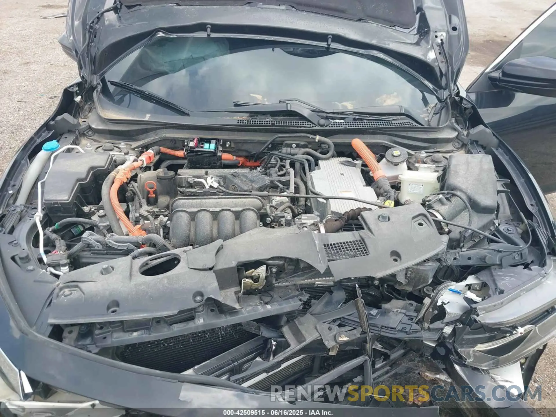10 Photograph of a damaged car 19XZE4F50NE009105 HONDA INSIGHT 2022