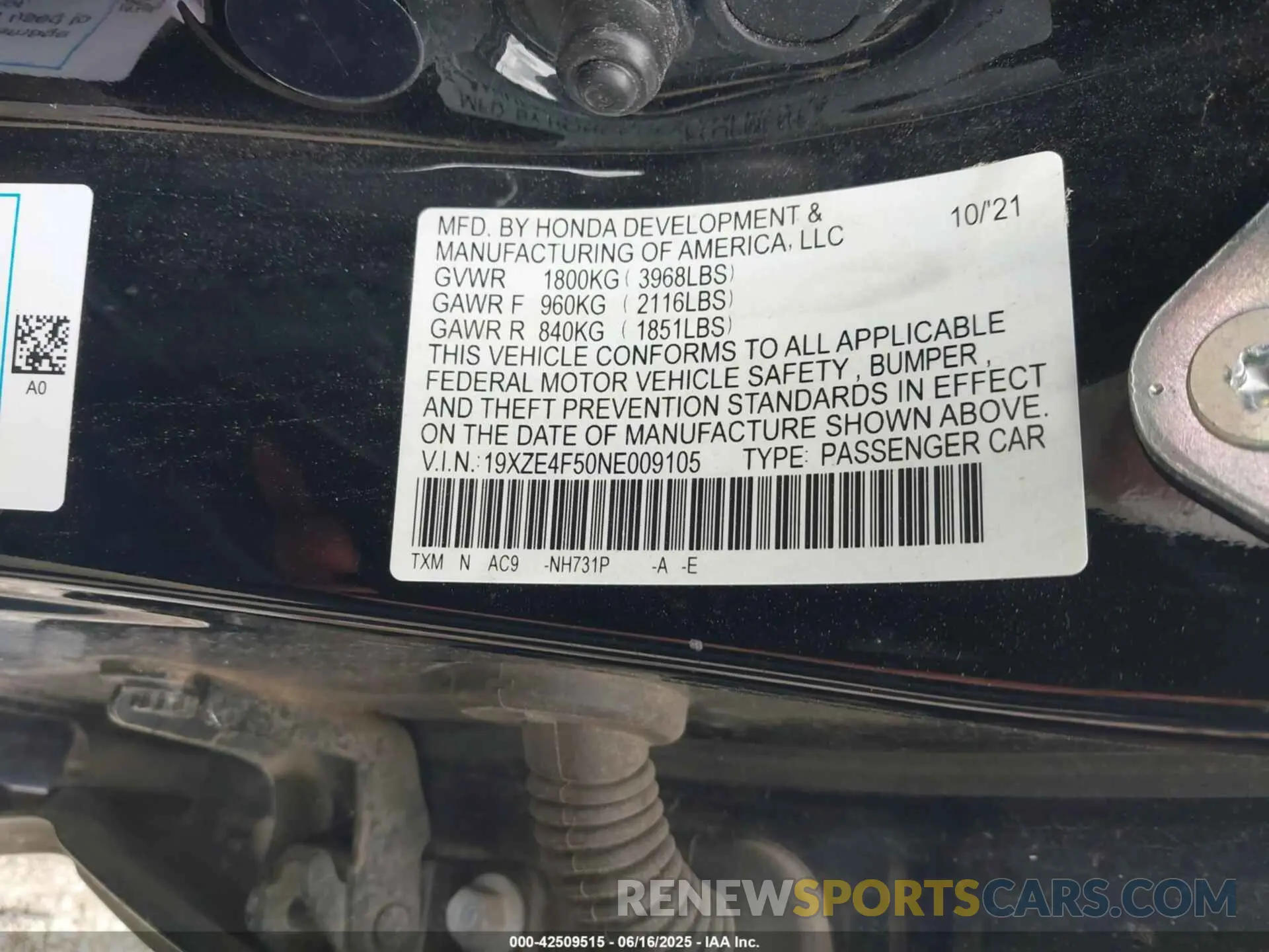 9 Photograph of a damaged car 19XZE4F50NE009105 HONDA INSIGHT 2022