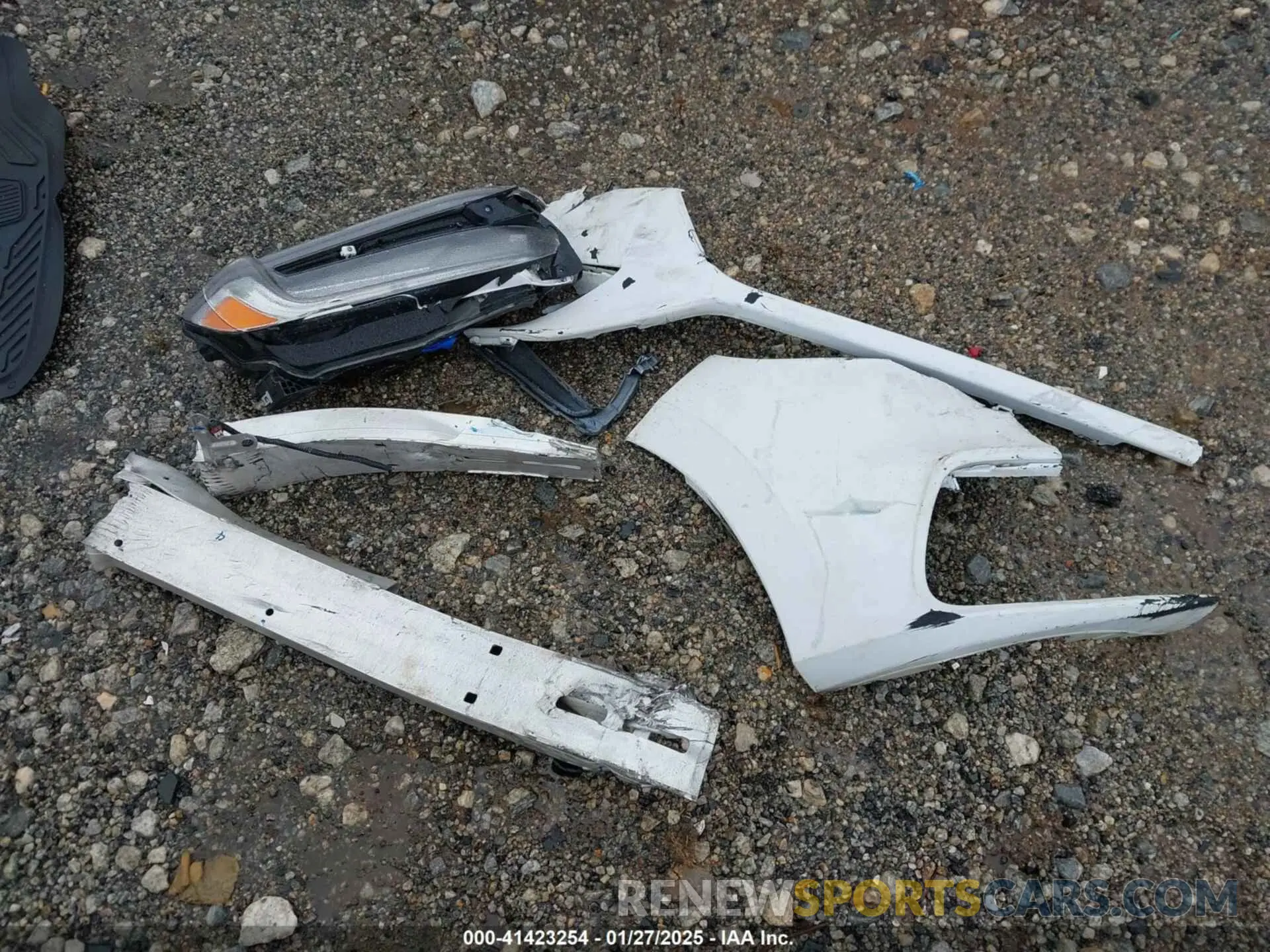 11 Photograph of a damaged car 19XZE4F52NE002561 HONDA INSIGHT 2022
