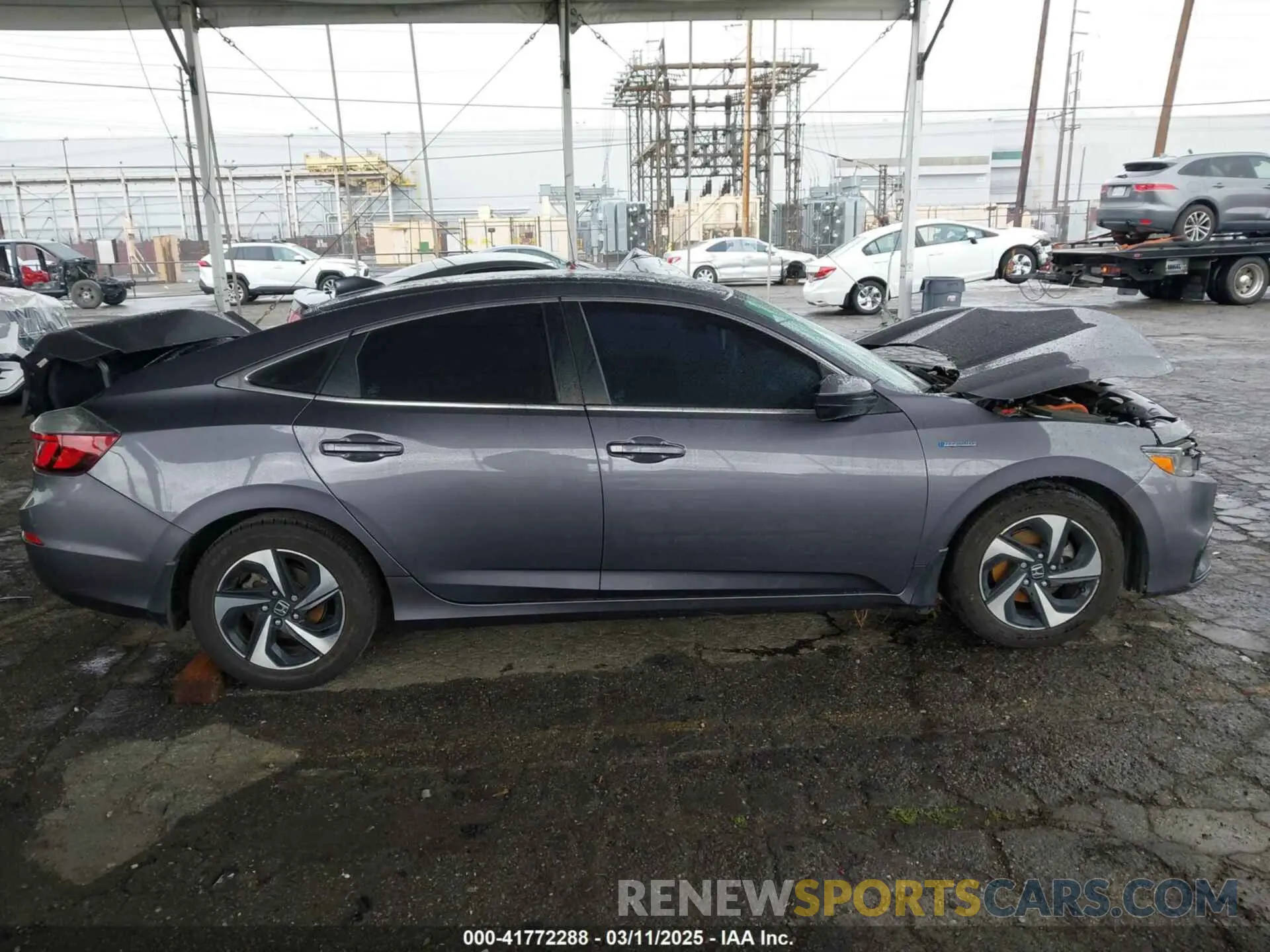 13 Photograph of a damaged car 19XZE4F52NE009235 HONDA INSIGHT 2022