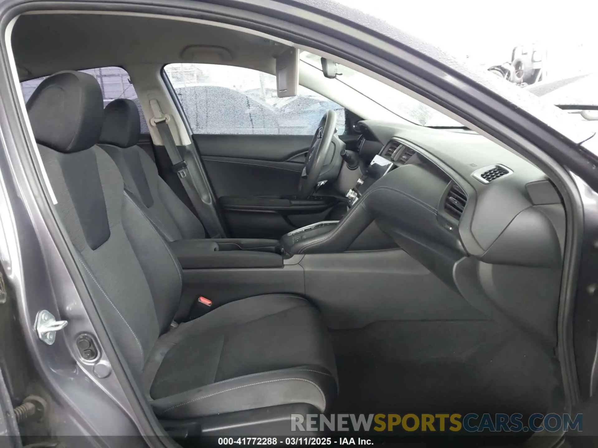 5 Photograph of a damaged car 19XZE4F52NE009235 HONDA INSIGHT 2022
