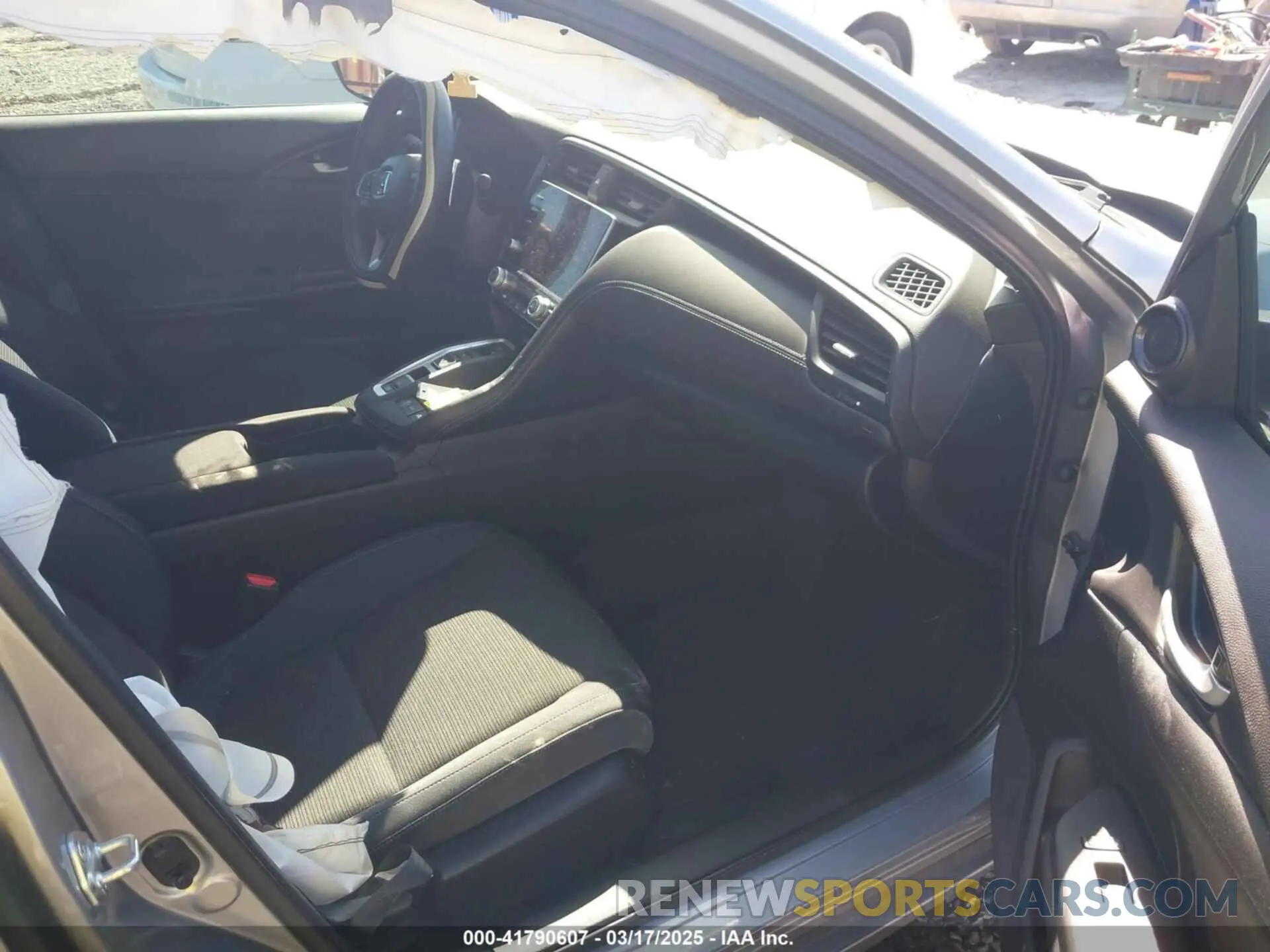 5 Photograph of a damaged car 19XZE4F53NE011138 HONDA INSIGHT 2022