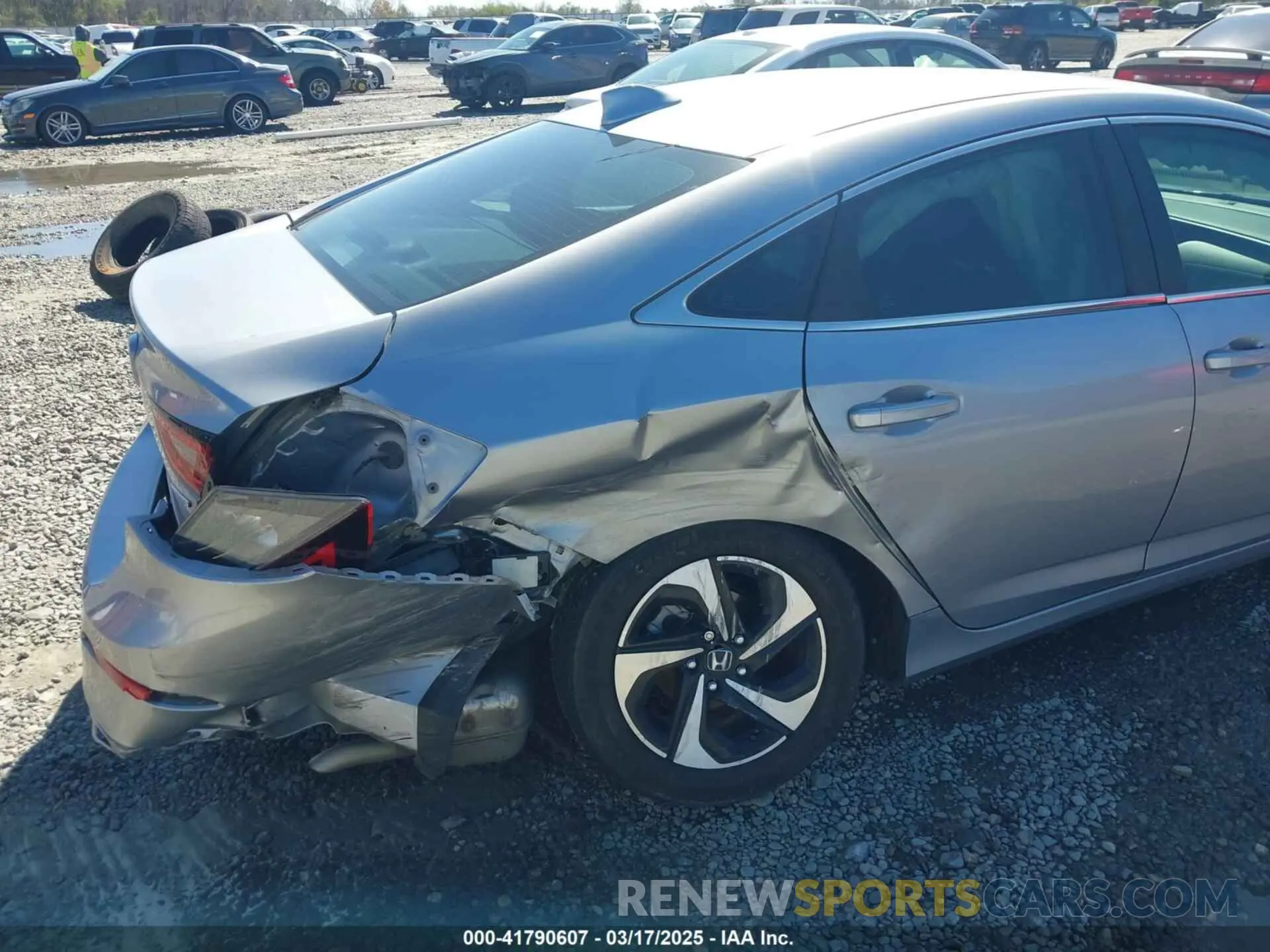 6 Photograph of a damaged car 19XZE4F53NE011138 HONDA INSIGHT 2022