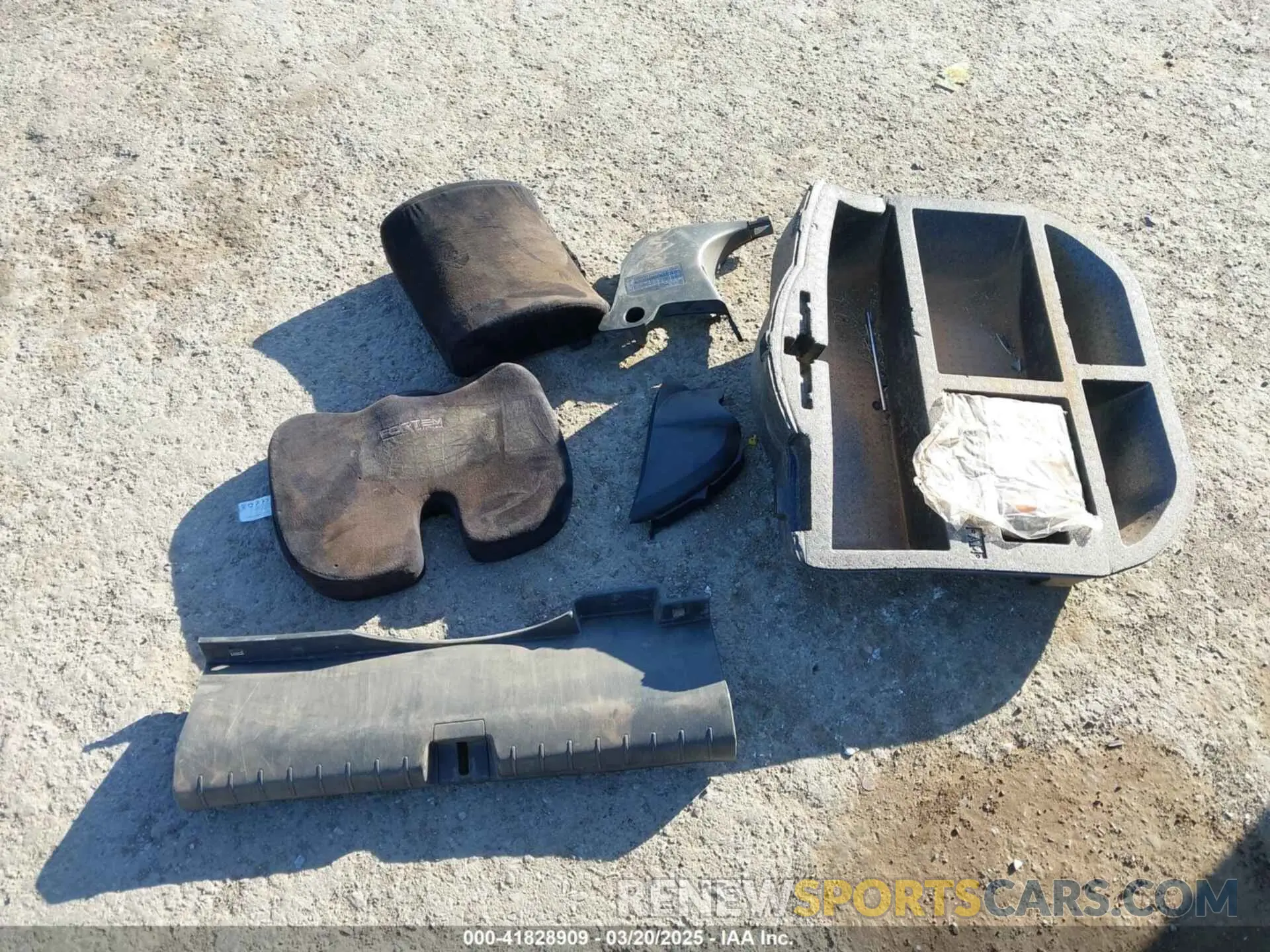 11 Photograph of a damaged car 19XZE4F54NE003579 HONDA INSIGHT 2022