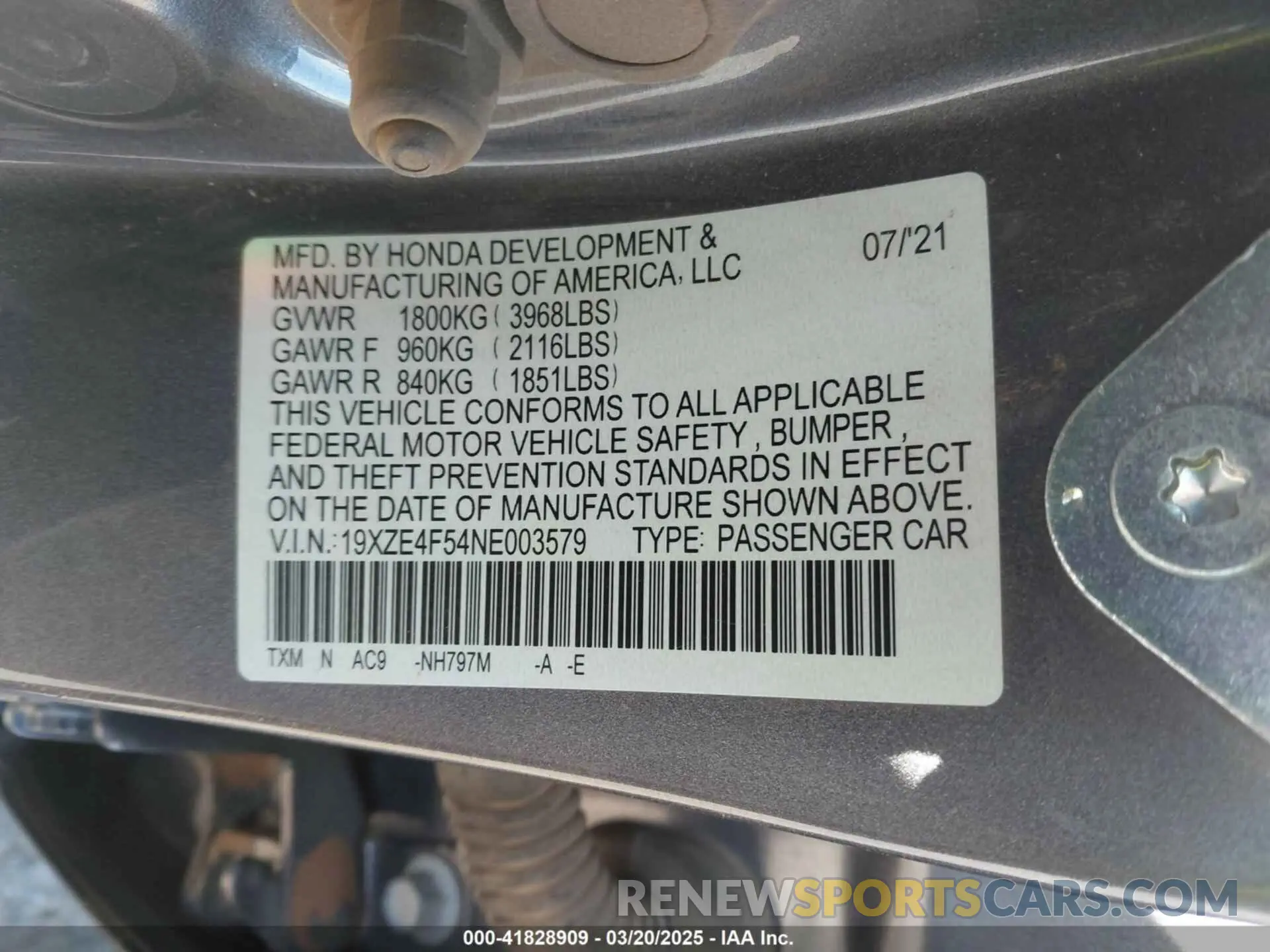 9 Photograph of a damaged car 19XZE4F54NE003579 HONDA INSIGHT 2022