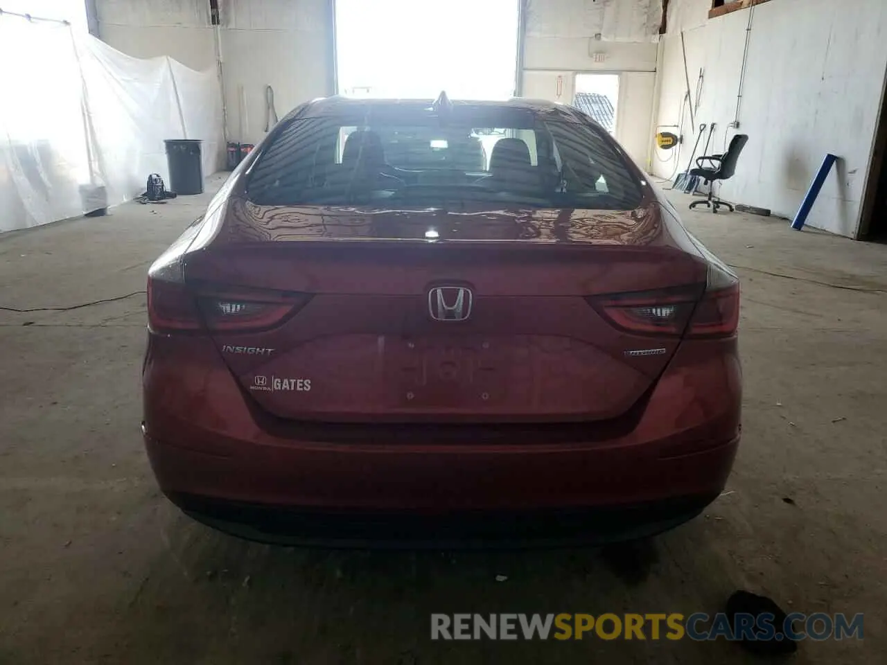 6 Photograph of a damaged car 19XZE4F54NE003937 HONDA INSIGHT 2022