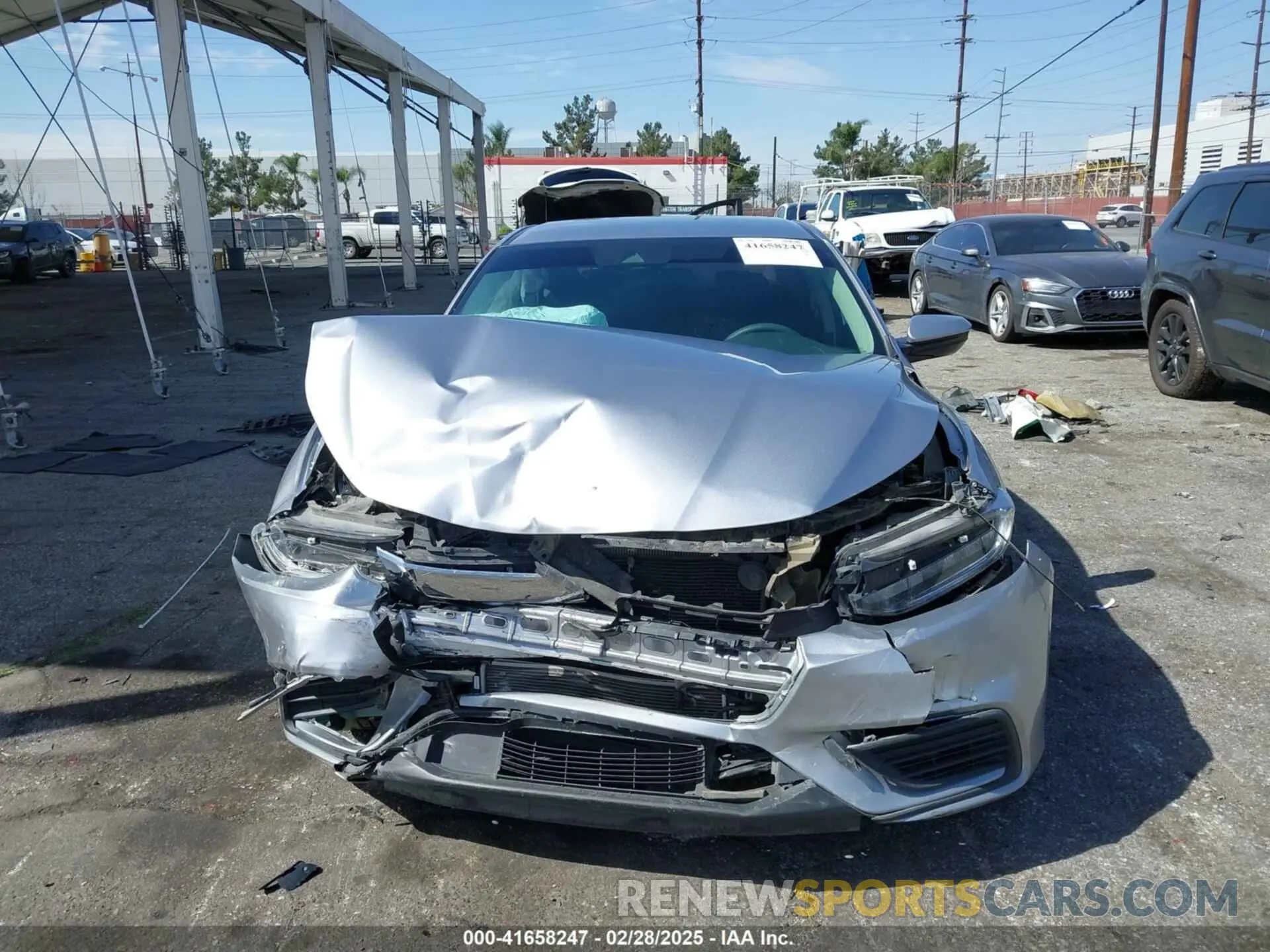 11 Photograph of a damaged car 19XZE4F54NE008068 HONDA INSIGHT 2022