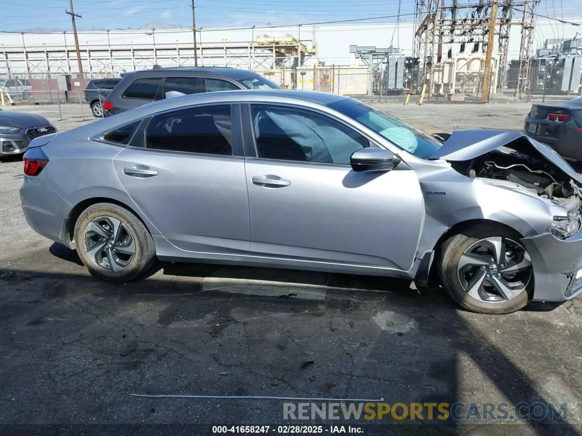 12 Photograph of a damaged car 19XZE4F54NE008068 HONDA INSIGHT 2022