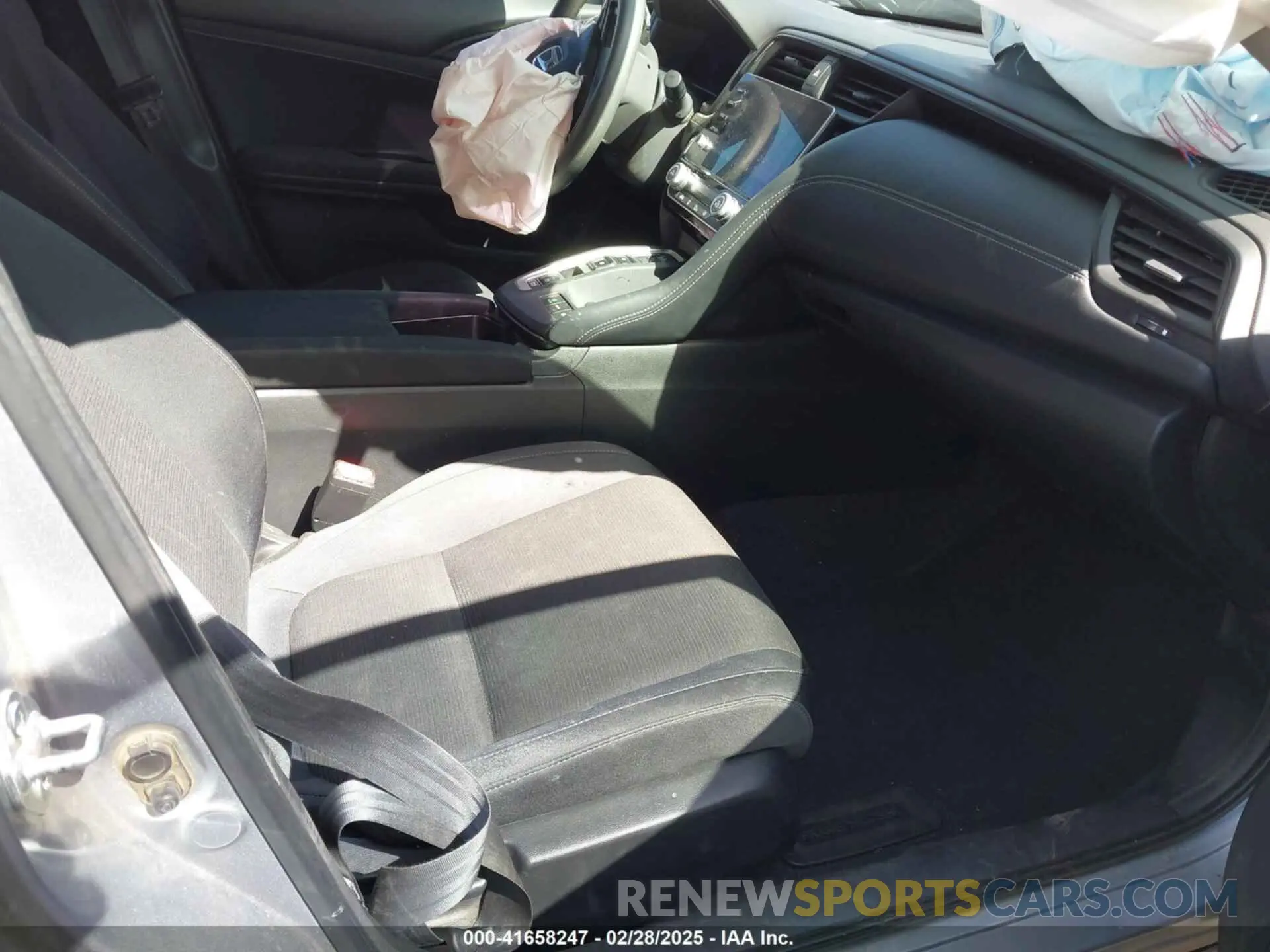 5 Photograph of a damaged car 19XZE4F54NE008068 HONDA INSIGHT 2022