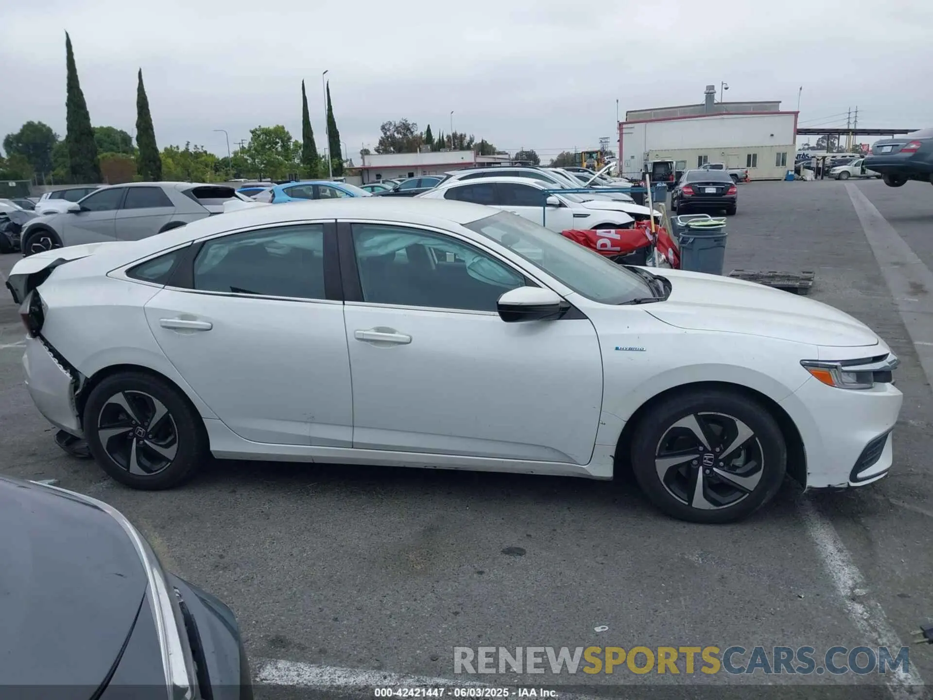 13 Photograph of a damaged car 19XZE4F55NE000688 HONDA INSIGHT 2022