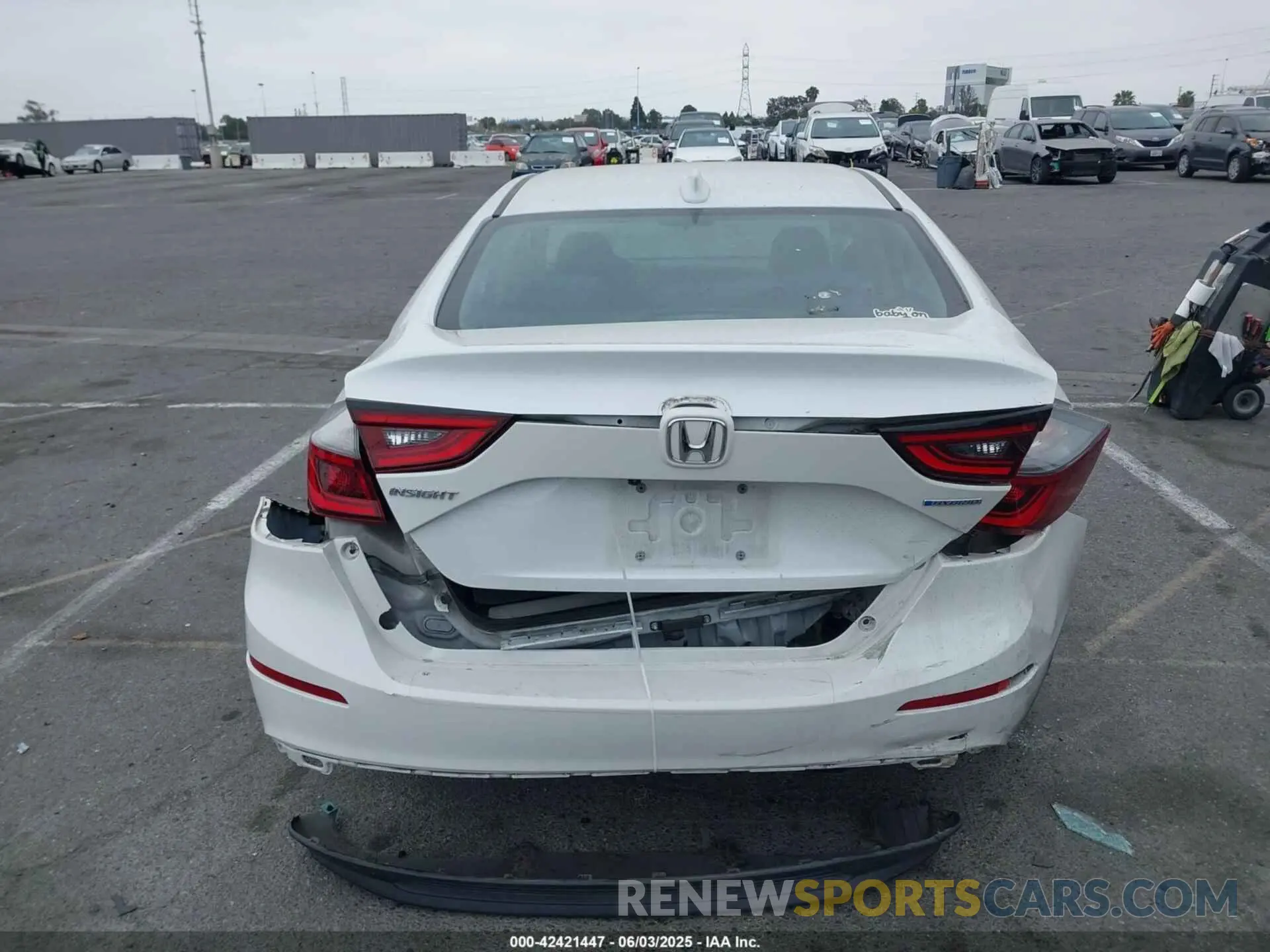 16 Photograph of a damaged car 19XZE4F55NE000688 HONDA INSIGHT 2022