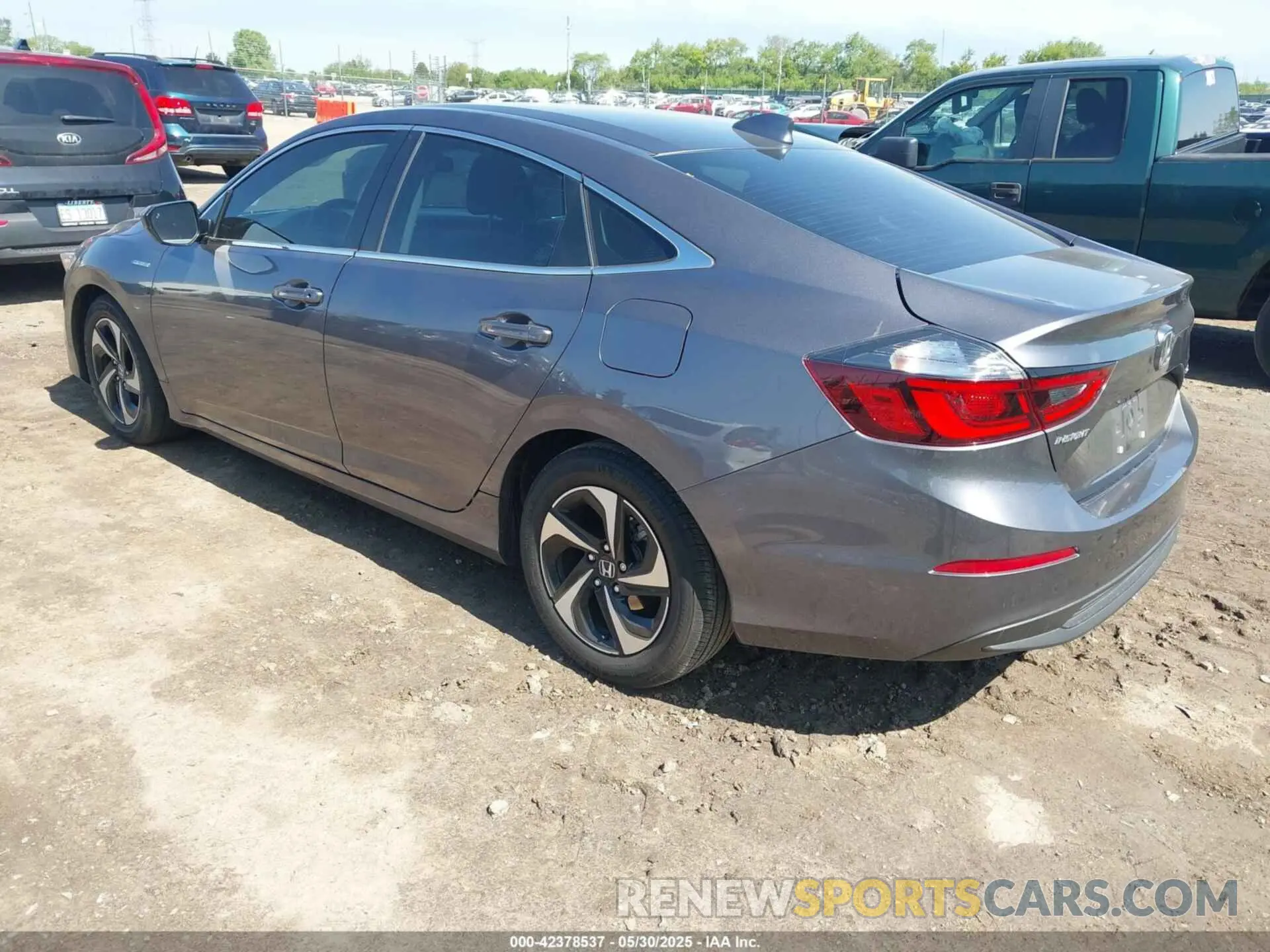 3 Photograph of a damaged car 19XZE4F57NE010882 HONDA INSIGHT 2022
