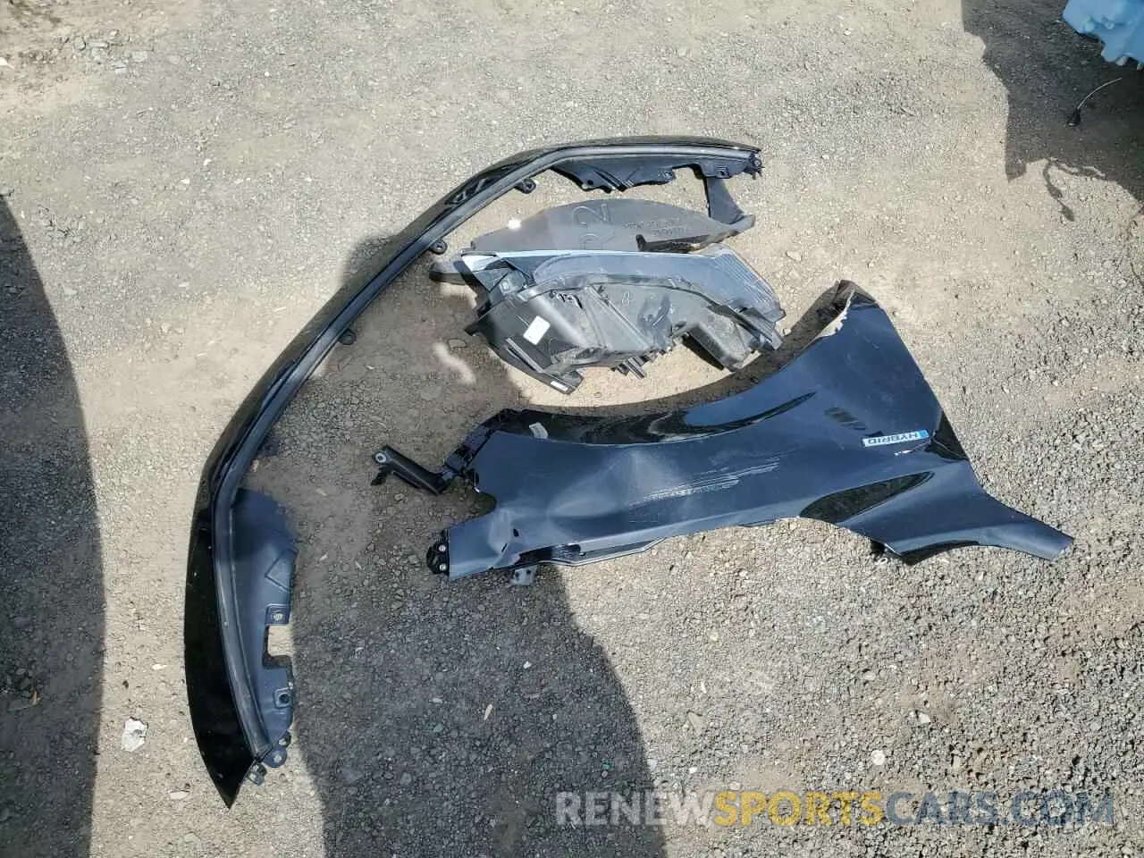 12 Photograph of a damaged car 19XZE4F58NE004220 HONDA INSIGHT 2022
