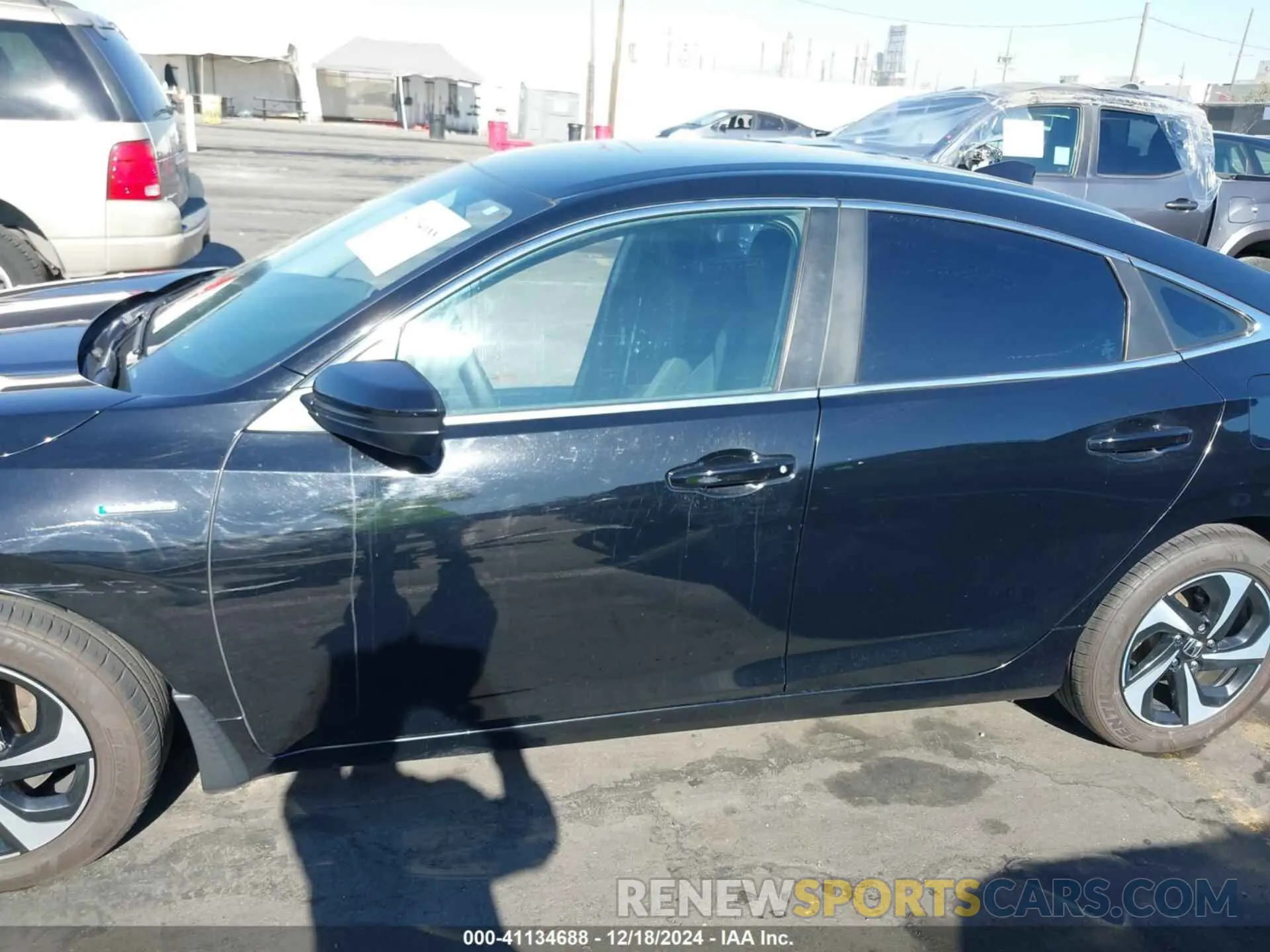 15 Photograph of a damaged car 19XZE4F58NE008249 HONDA INSIGHT 2022